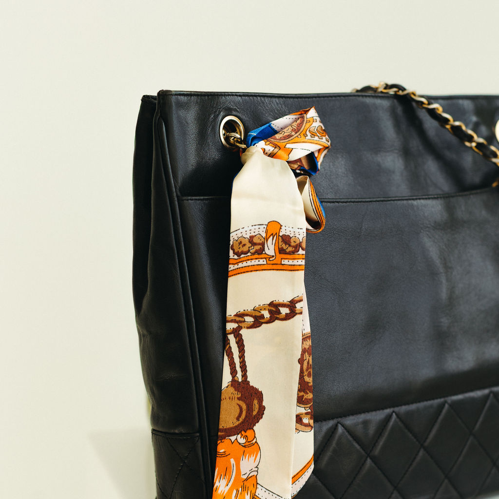 Chanel Matelasse Quilted Lambskin Tote Black Series 0 - Image 5