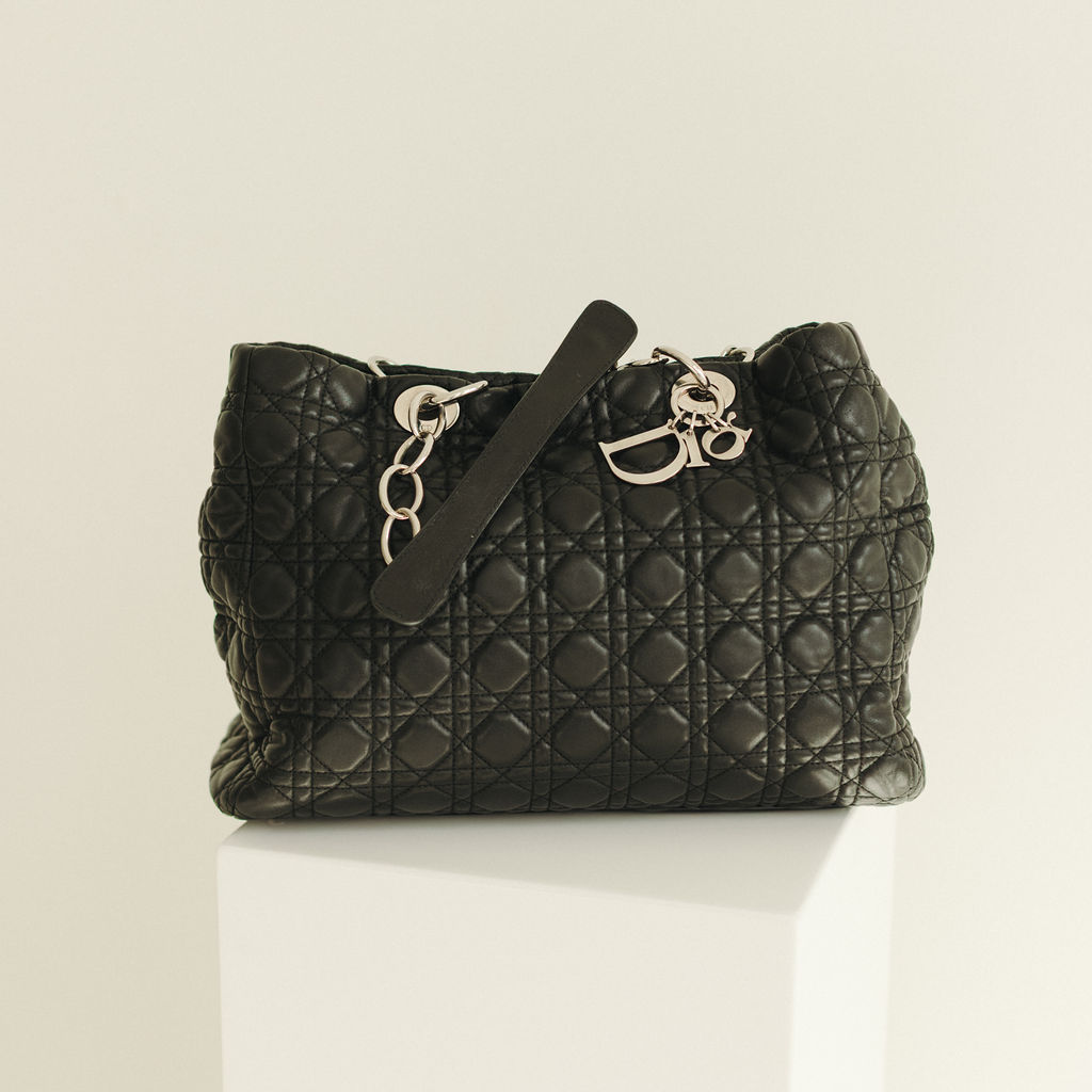 Christian Dior Soft Cannage Quilted Lambskin Leather Chain Shopping Tote in Black - Image 4