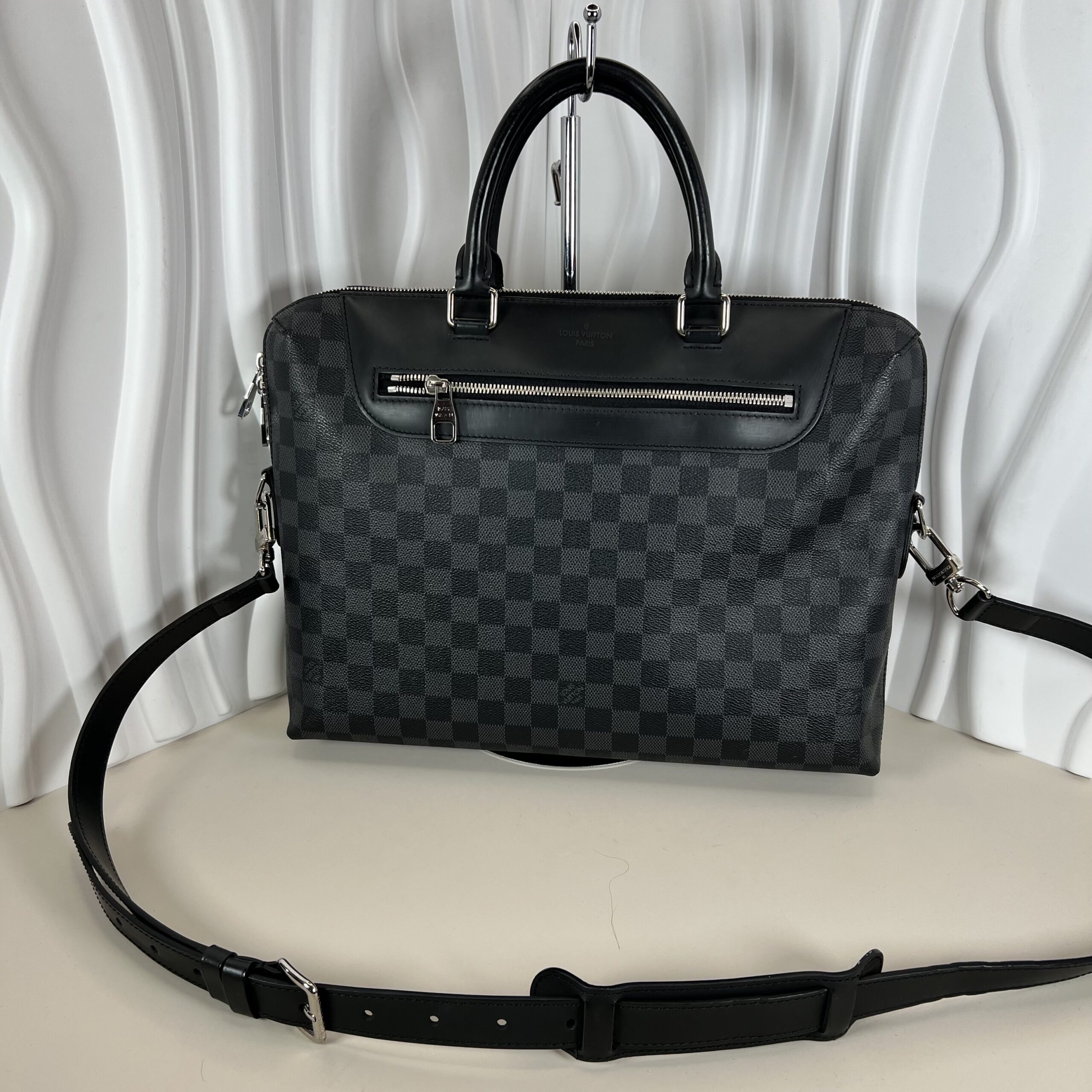 Louis Vuitton Porte-Documents Jour (PDJ) NM business bag in the Damier Graphite