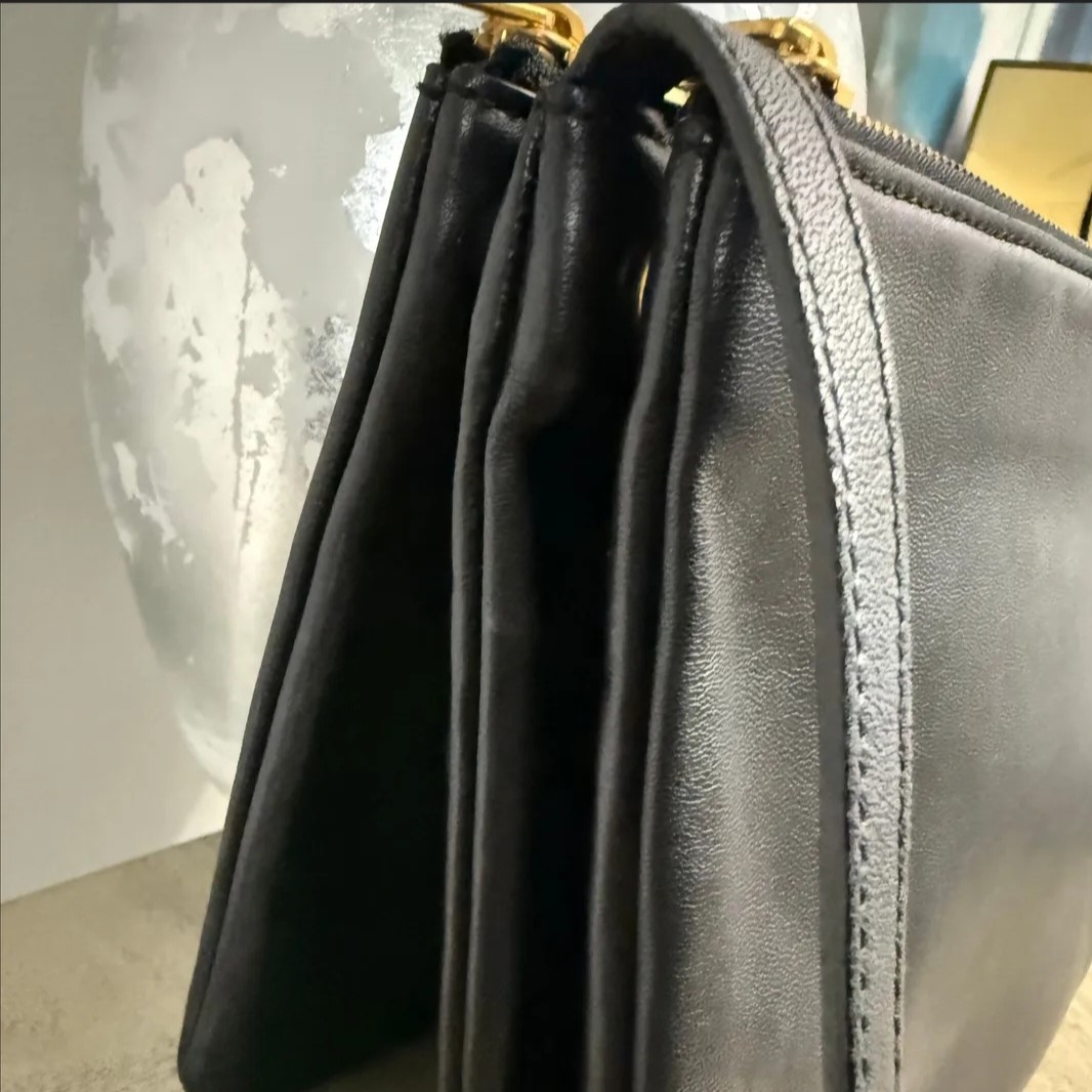 Celine Trio shoulder bag in black lambskin leather - Image 5