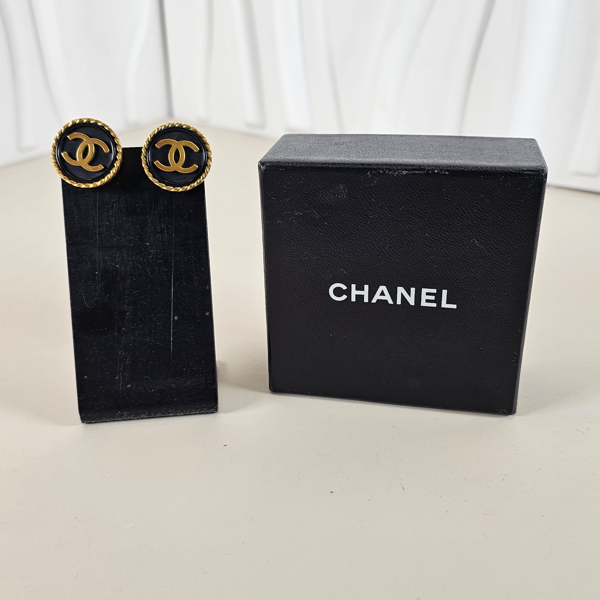 CHANEL Vintage Round CC Logo Clip-On Earrings