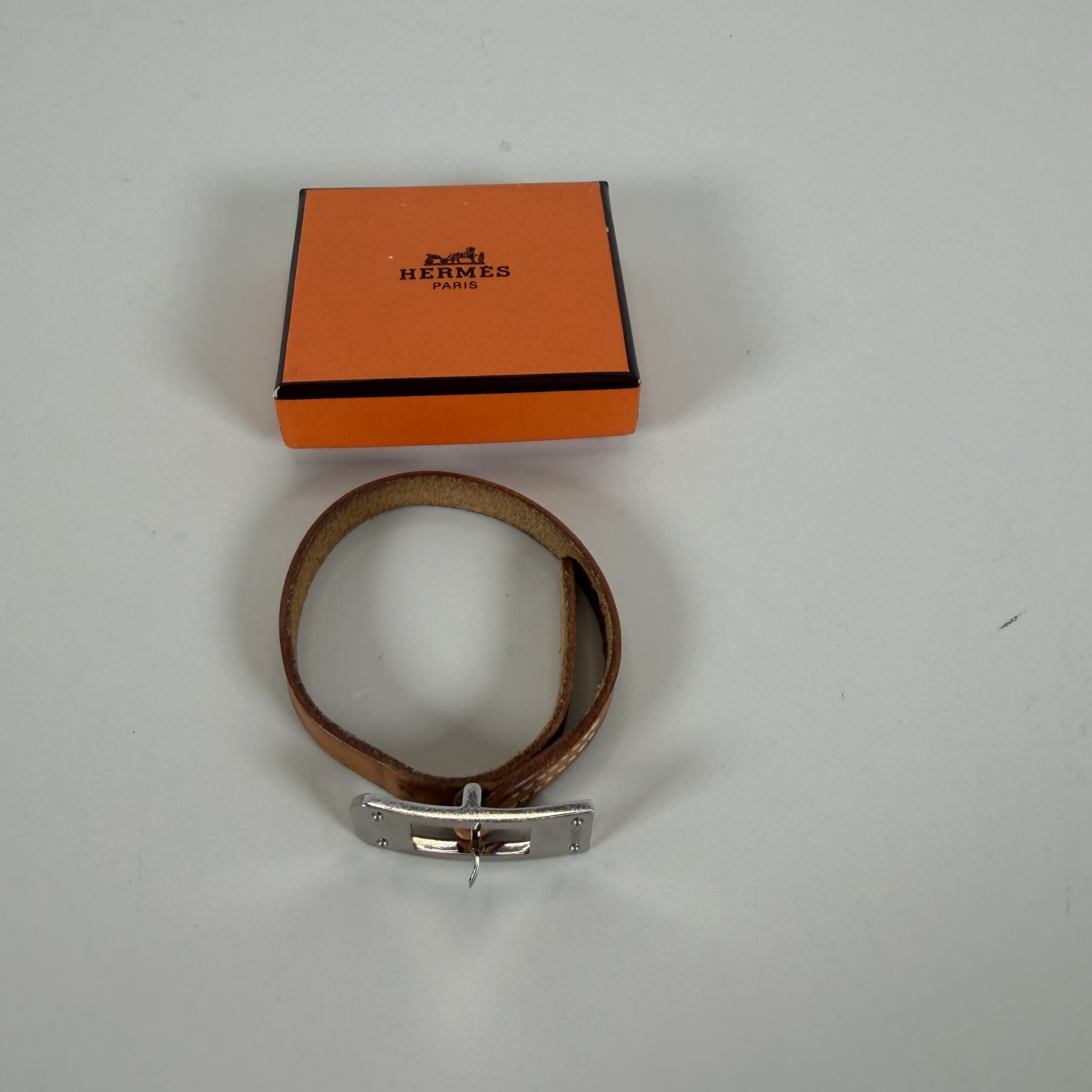 Hermès Api Golden Ardion Leather H Buckle Bracelet