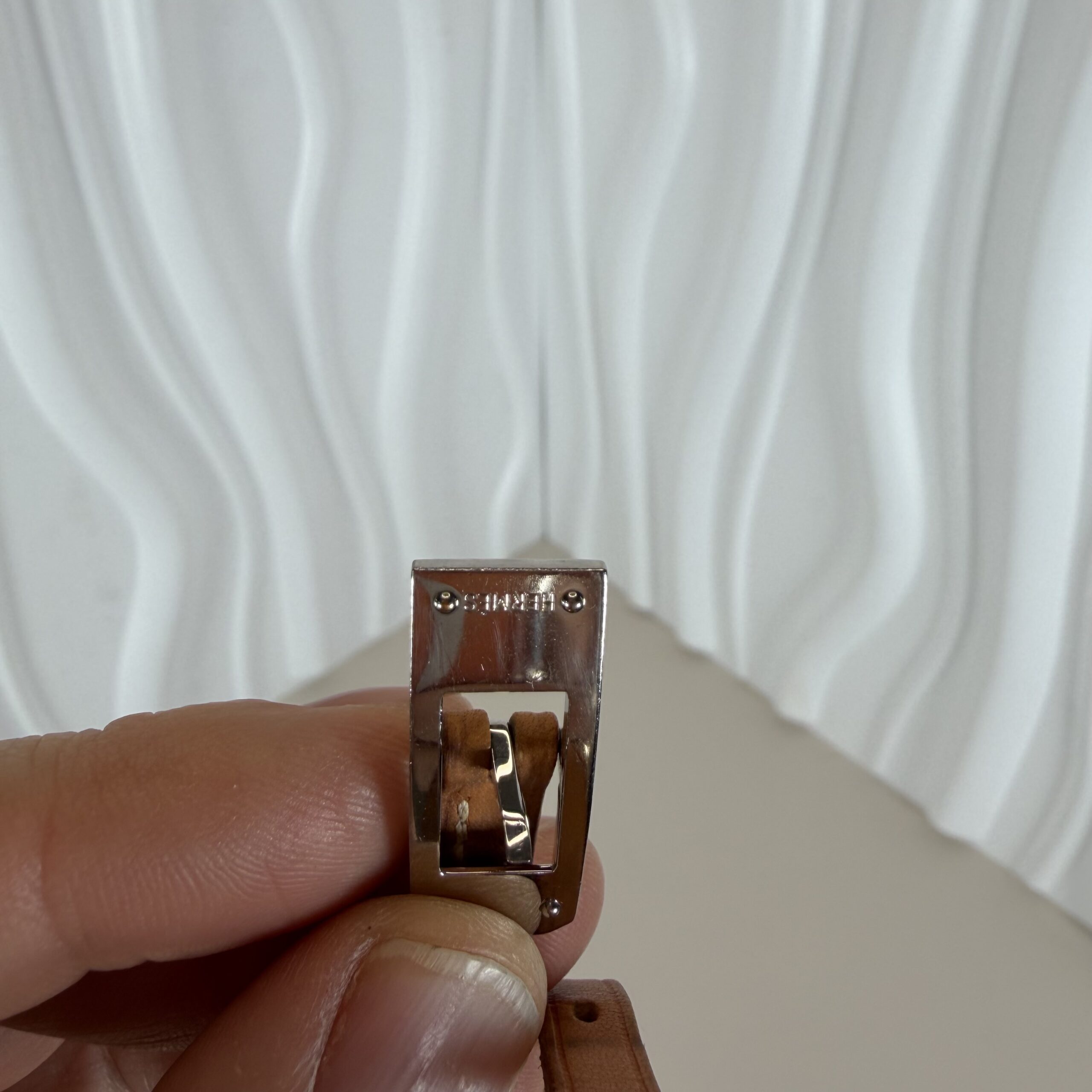 Hermès Api Golden Ardion Leather H Buckle Bracelet - Image 2