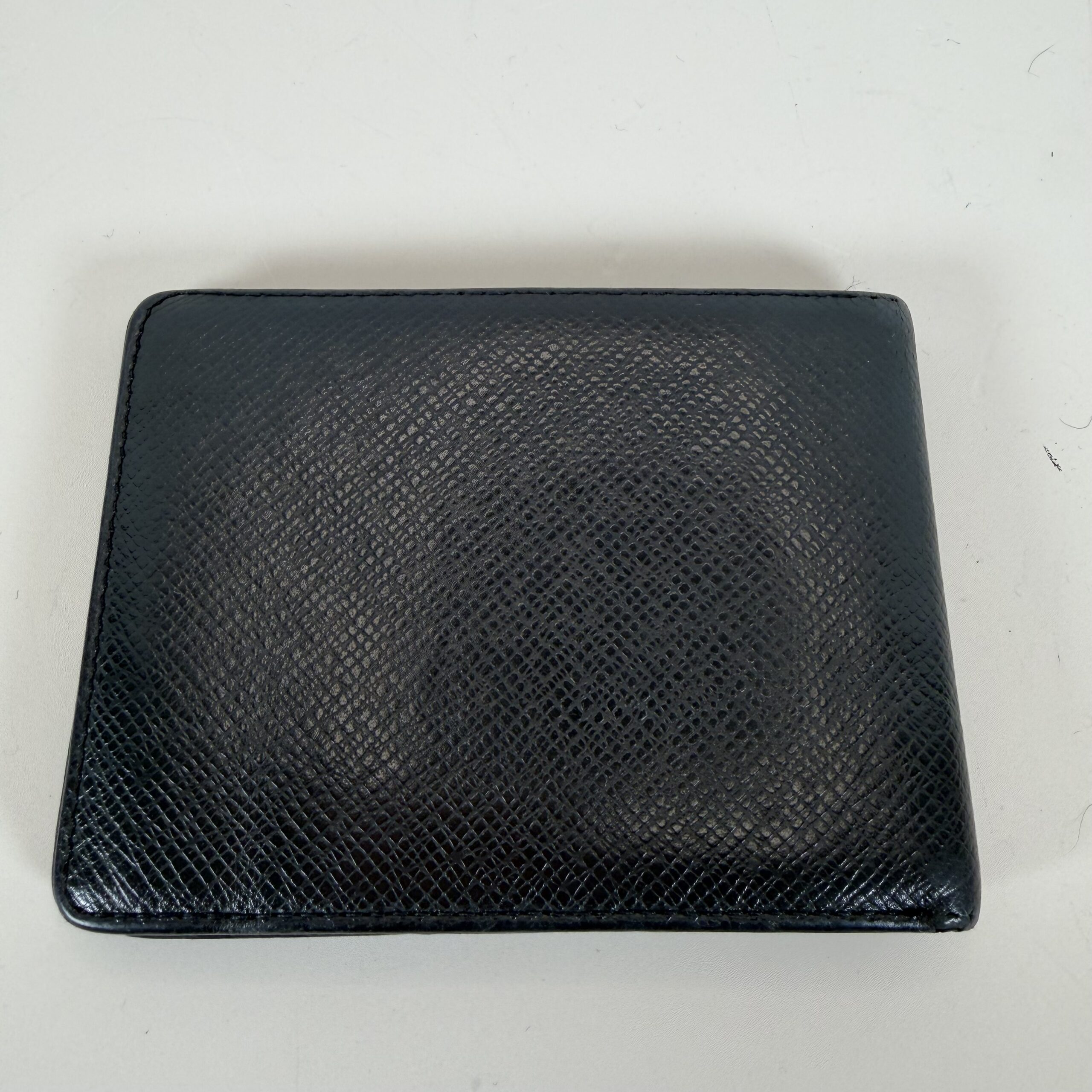 Louis Vuitton Multiple Wallet in Black Taiga Leather - Image 3