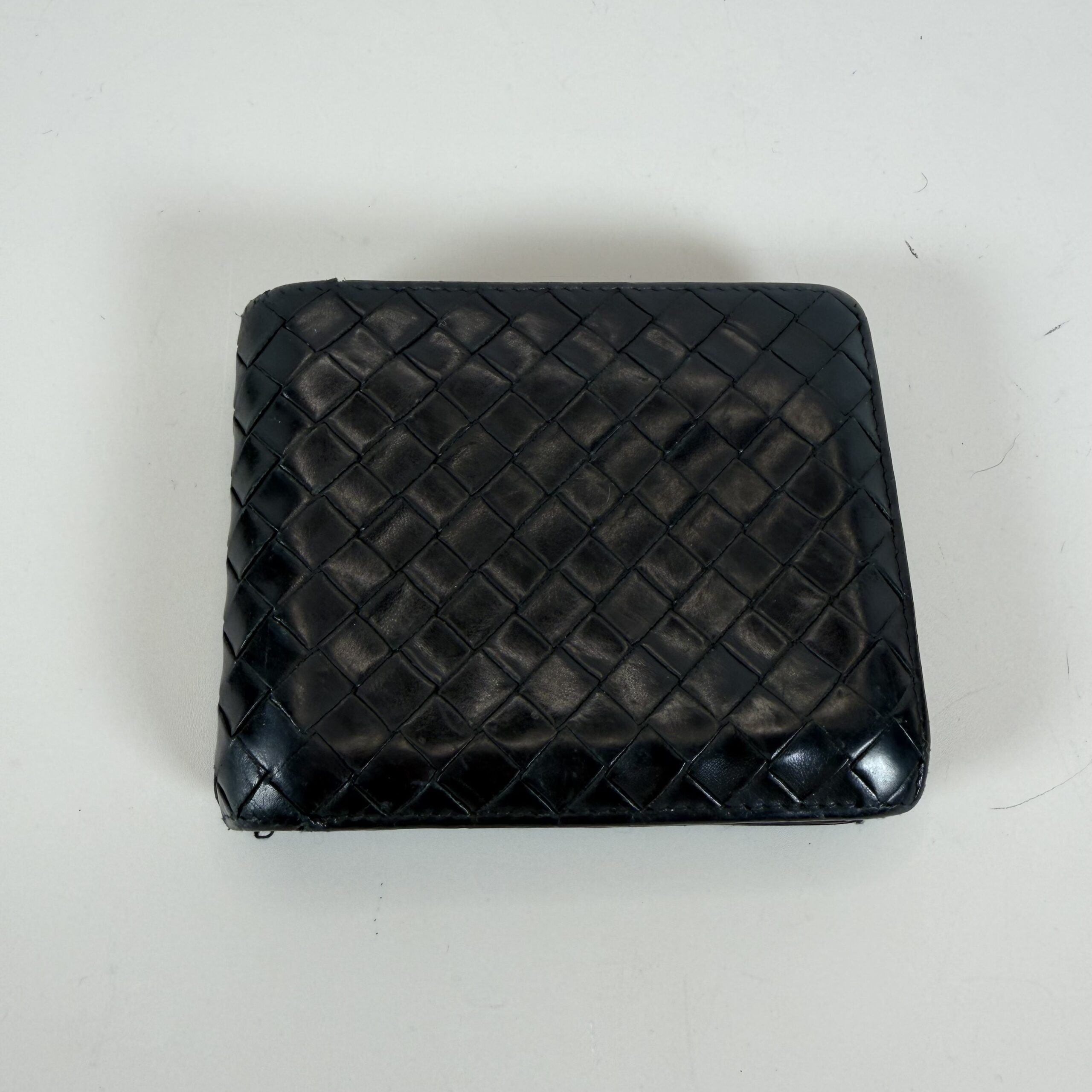 Bottega Veneta Black Intrecciato Leather Bi-Fold Wallet - Classic Woven Design