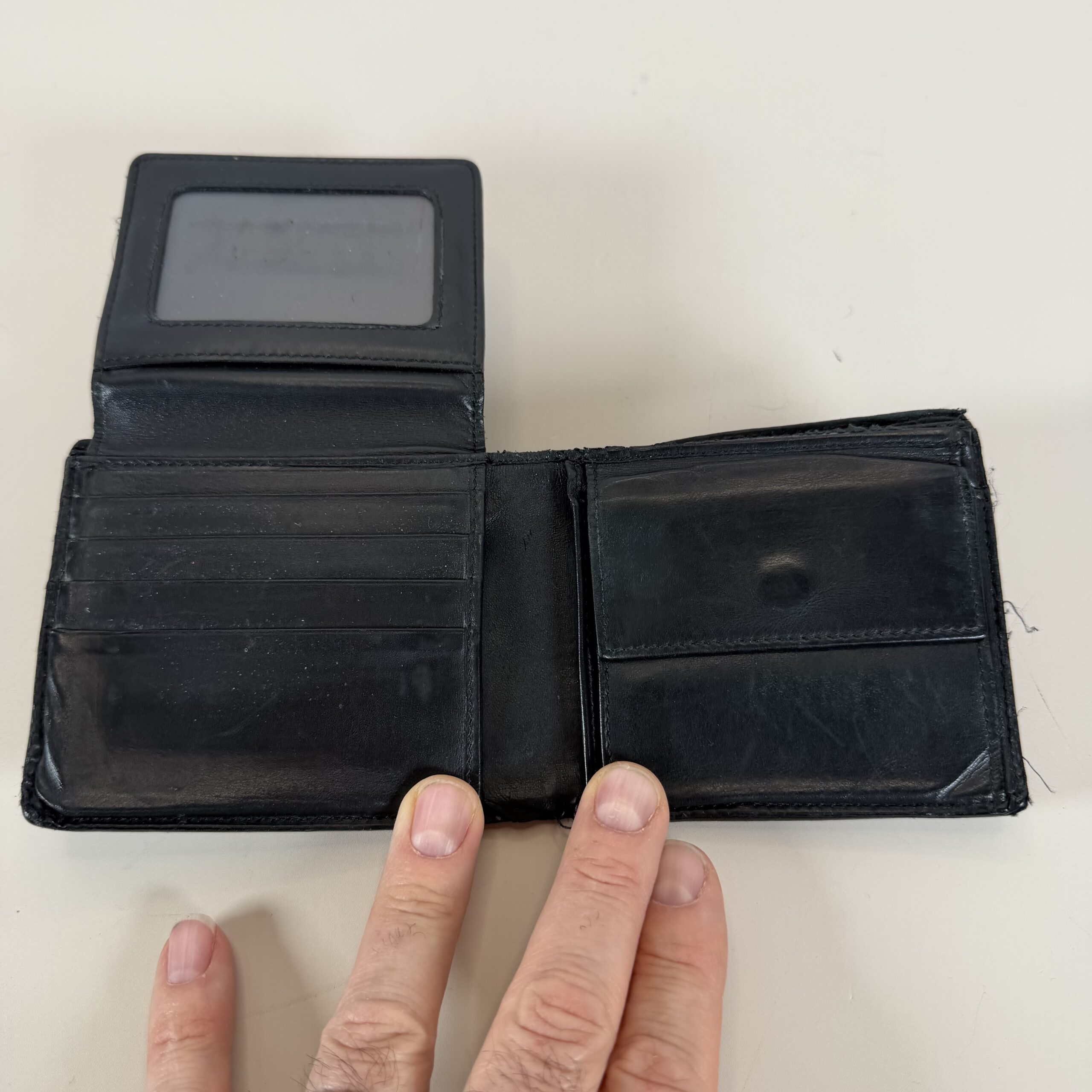 Bottega Veneta Black Intrecciato Leather Bi-Fold Wallet - Classic Woven Design - Image 9