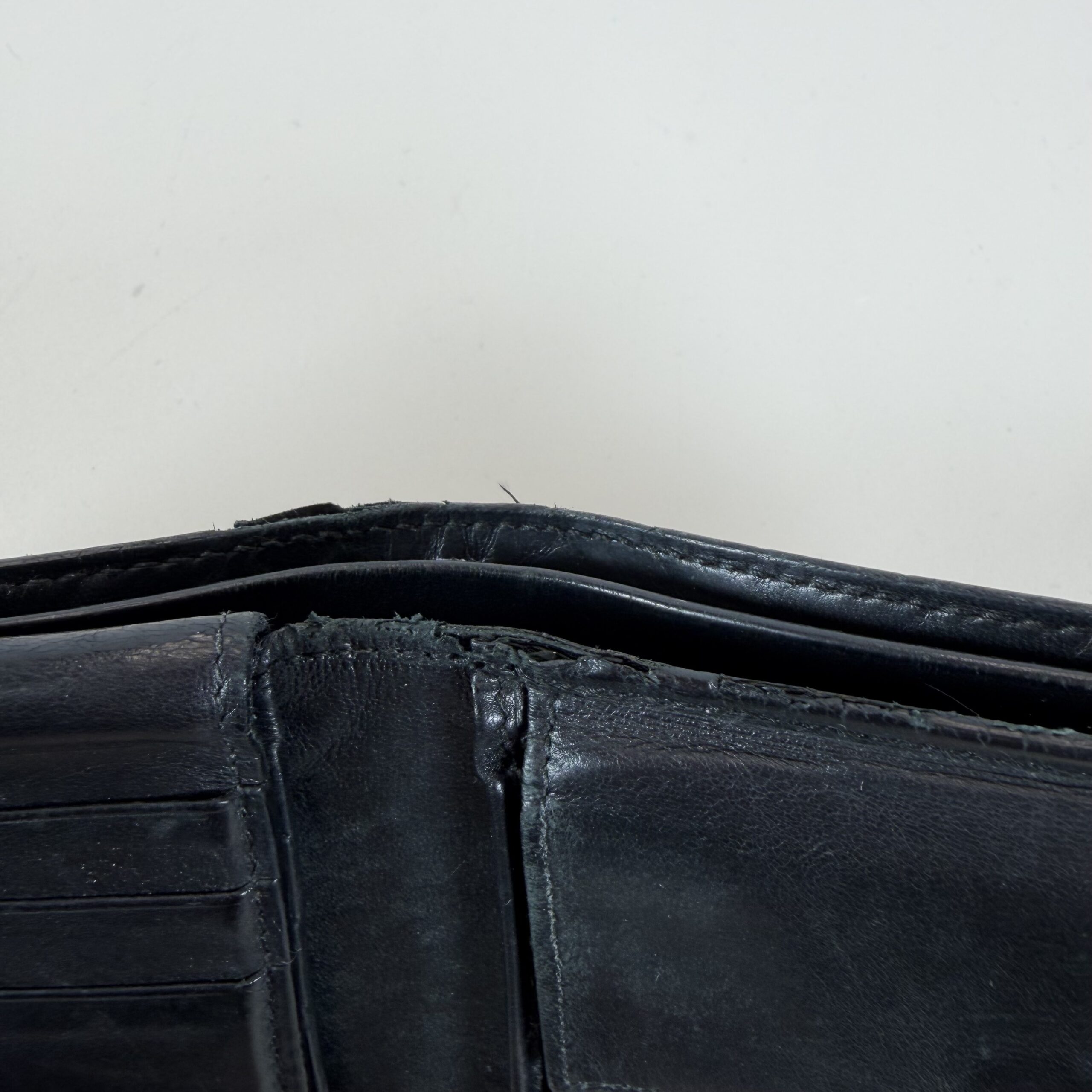 Bottega Veneta Black Intrecciato Leather Bi-Fold Wallet - Classic Woven Design - Image 7