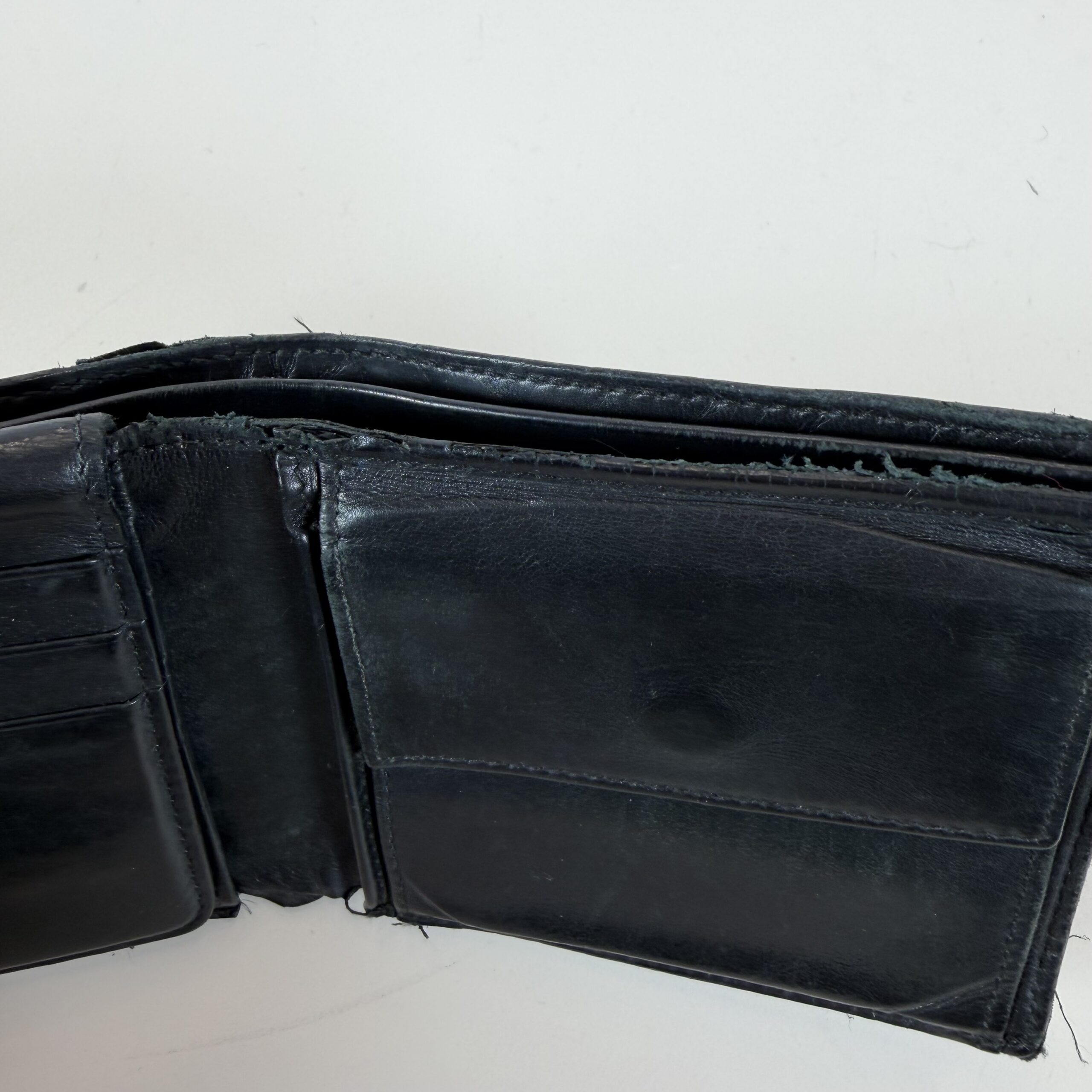 Bottega Veneta Black Intrecciato Leather Bi-Fold Wallet - Classic Woven Design - Image 6