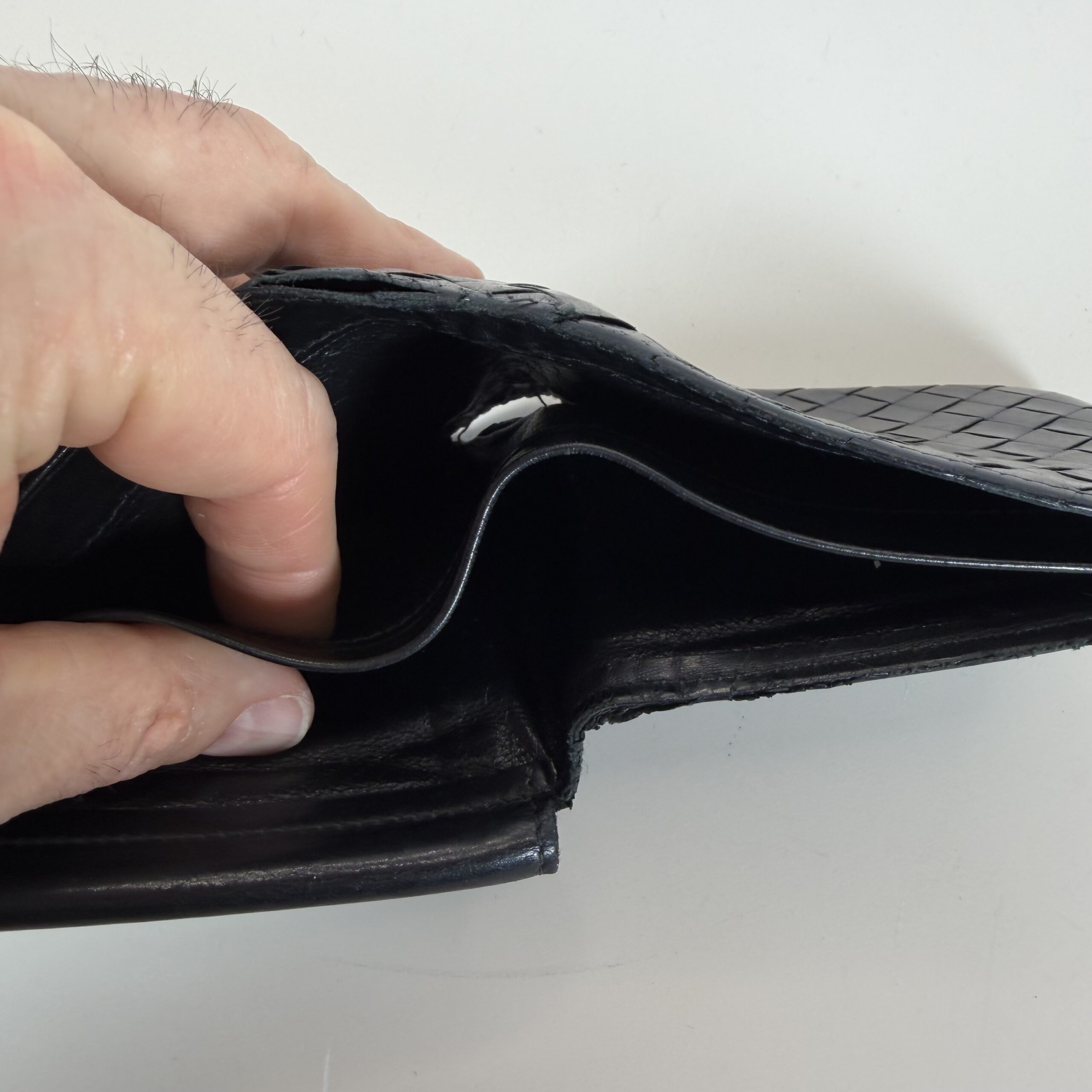 Bottega Veneta Black Intrecciato Leather Bi-Fold Wallet - Classic Woven Design - Image 4