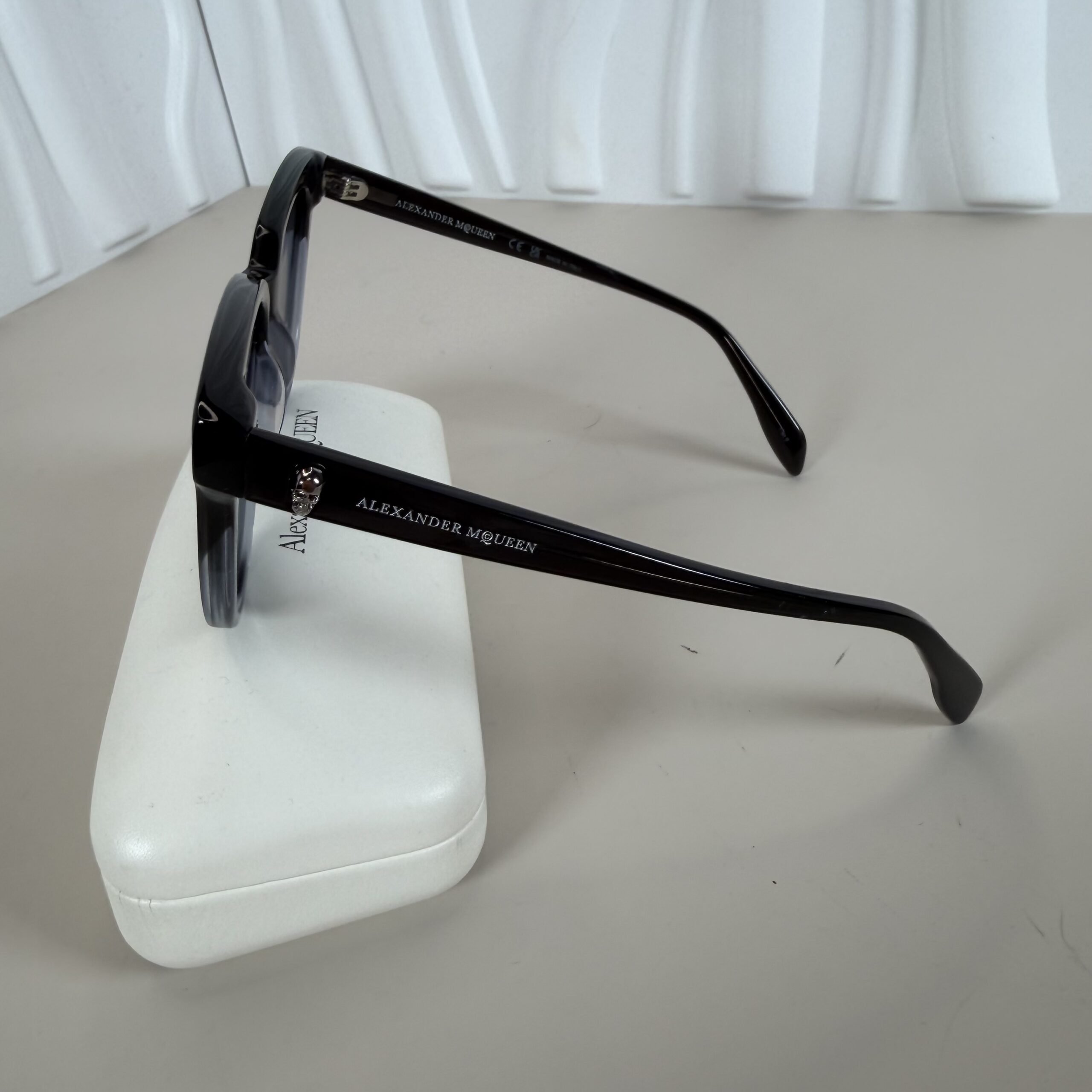 Alexander McQueen cat-eye sunglasses - Image 2