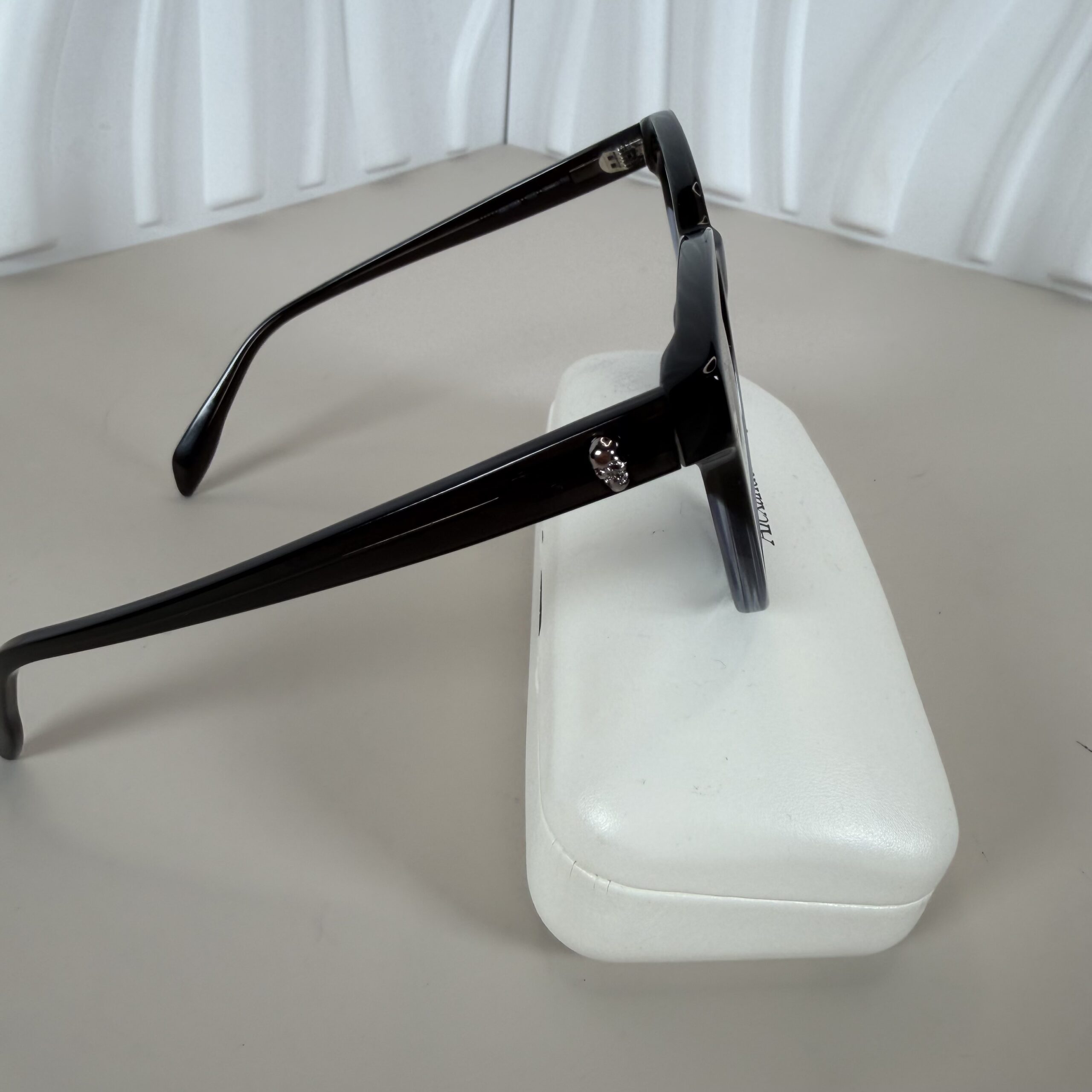 Alexander McQueen cat-eye sunglasses - Image 3