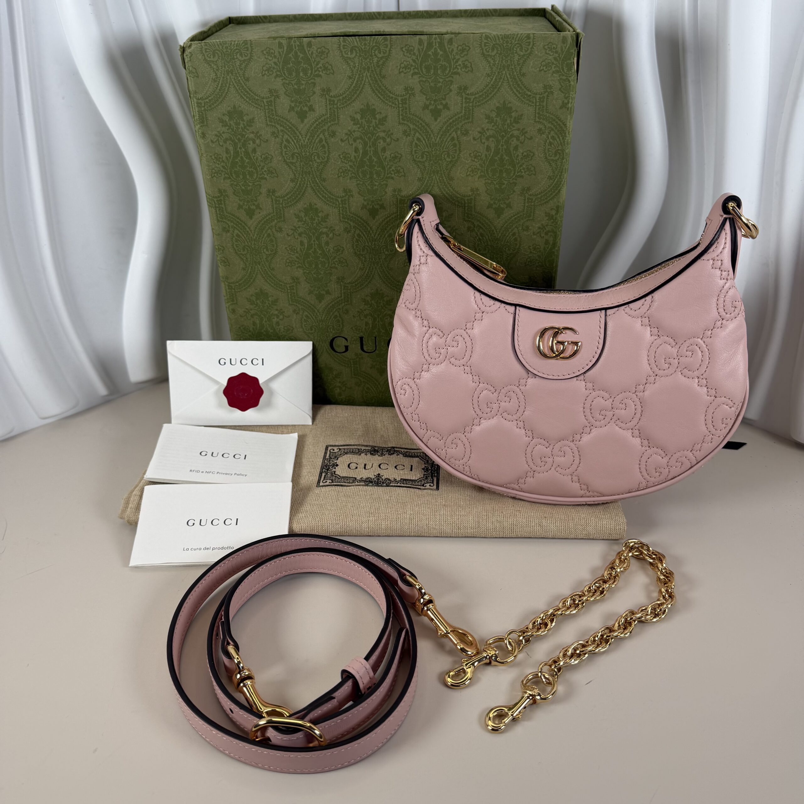 Gucci mini GG Matelassé shoulder bag in a light pink hue - Image 9