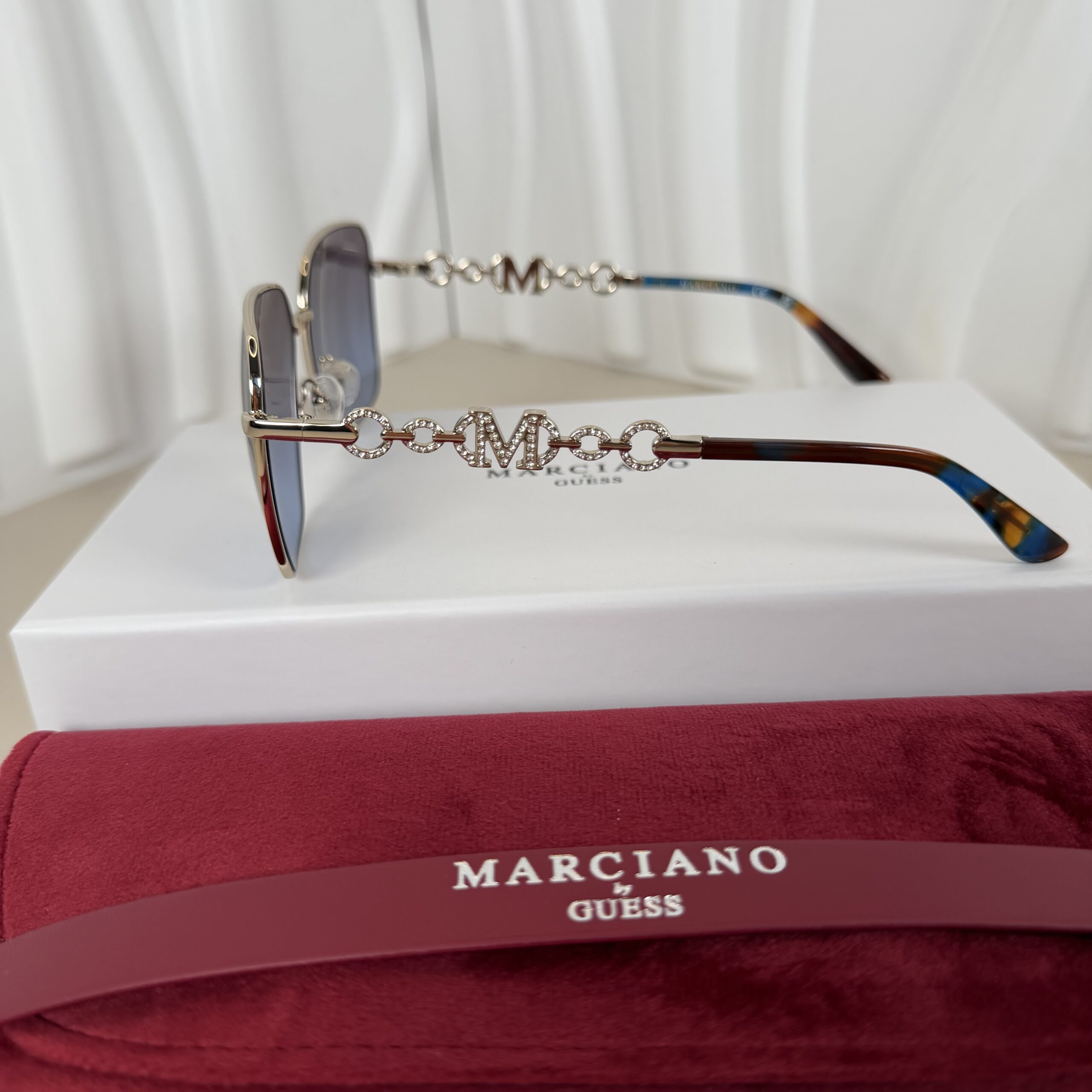 Marciano Guess GM00004 Women's Gold Square Sunglasses - Image 2
