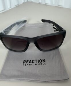 NWT Kenneth Cole Reaction Square Sunglasses KC1246/S 20B - Matte Black/Smoke Gradient