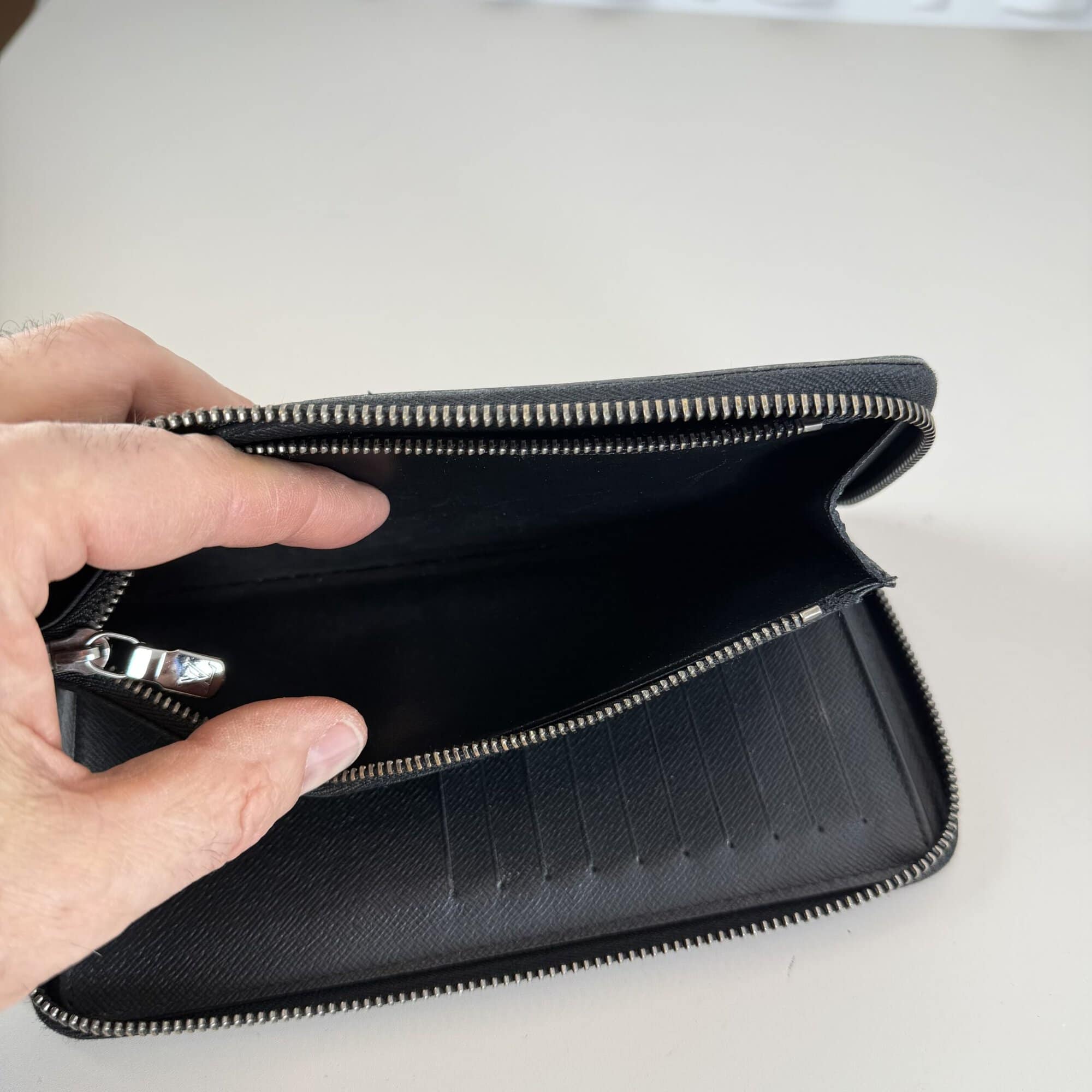 Louis Vuitton Zippy Vertical Wallet in Monogram Eclipse - Image 7