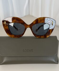Loewe Anagram LW40127I Cat-Eye Sunglasses in Havana Brown with Case - Like New