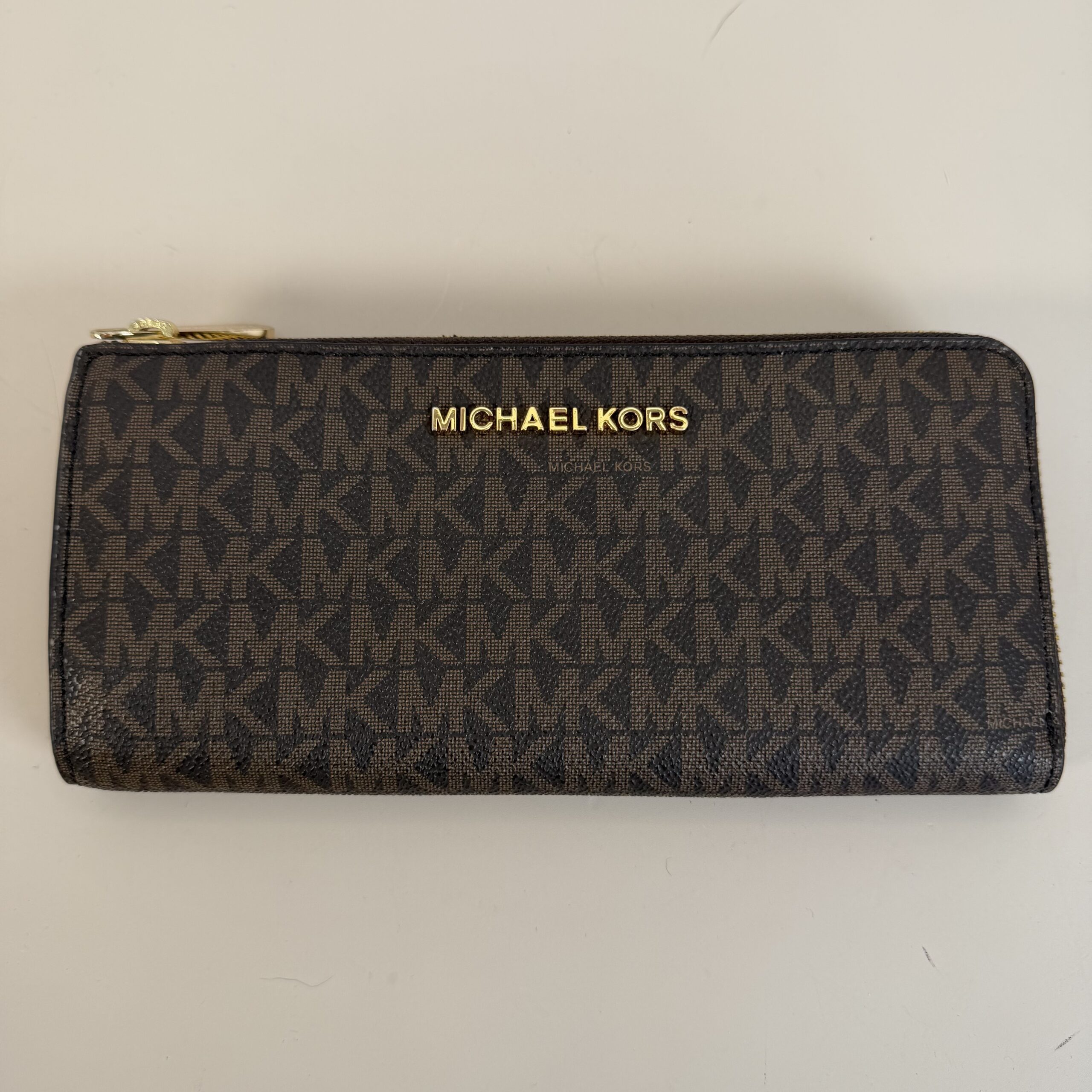 Michael Kors Jet Set Travel Large Logo Quarter-Zip Wallet