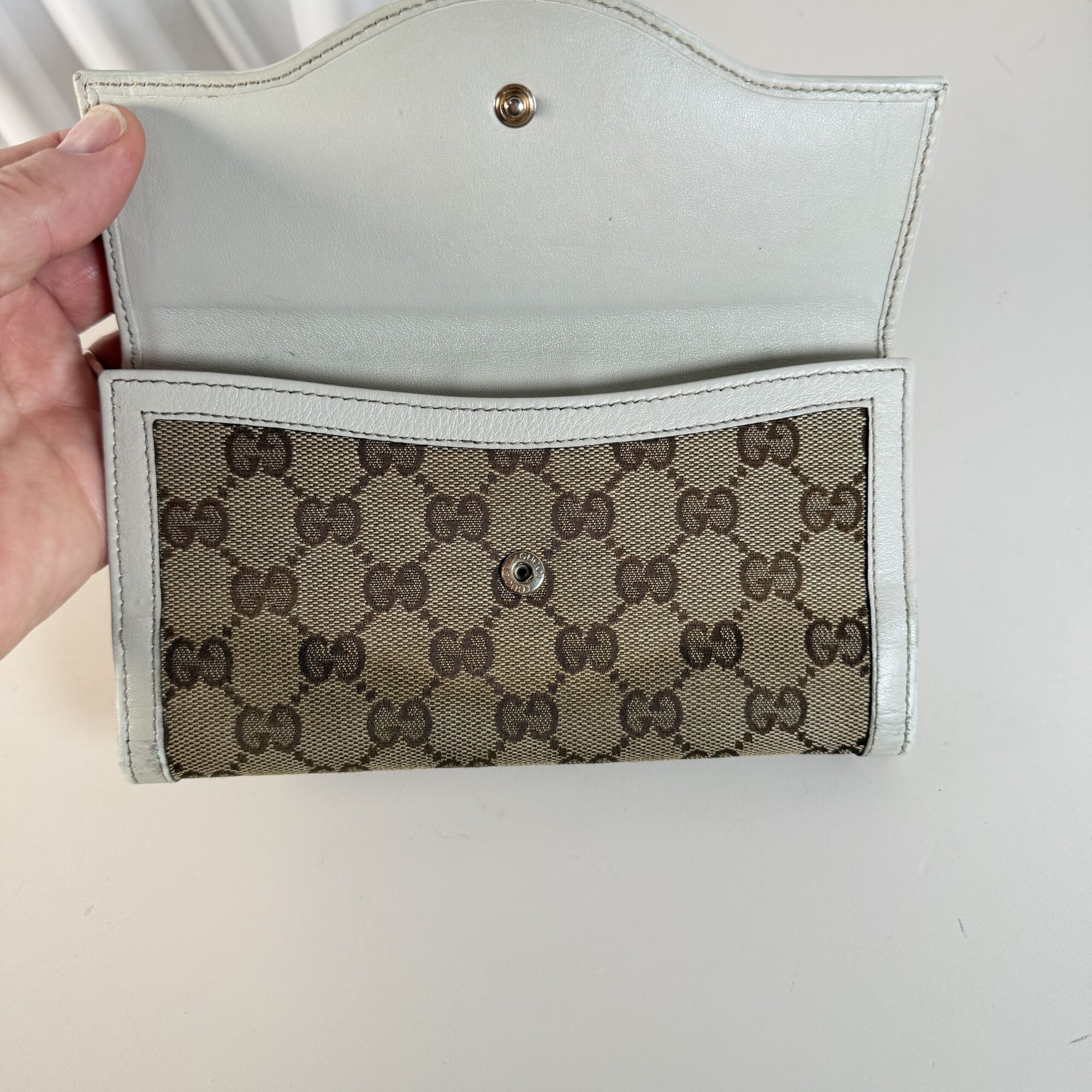 Gucci GG Canvas & White Leather Long Wallet with Interlocking G - Image 4