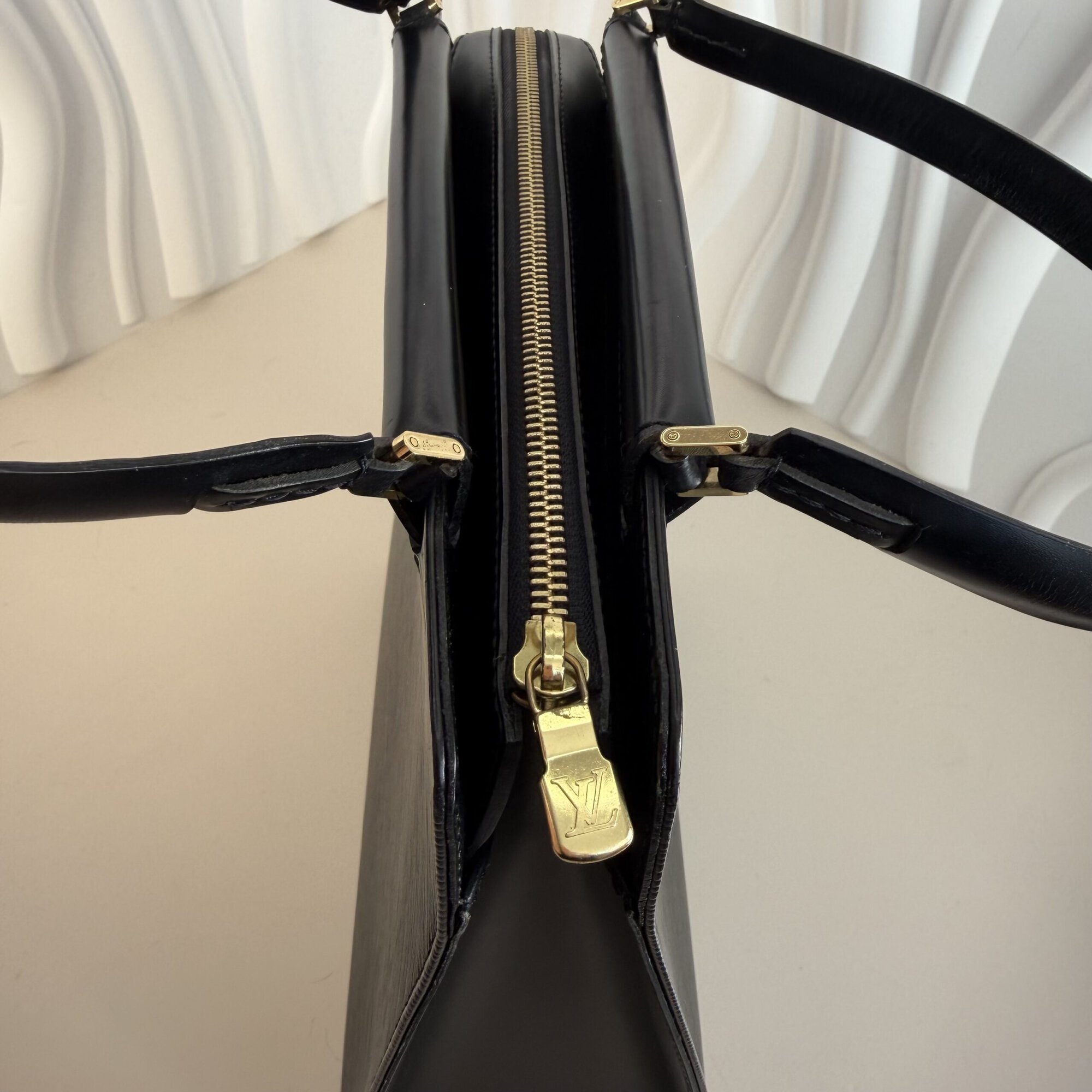 Louis Vuitton Figari MM Handbag – Black Epi Leather - Image 7