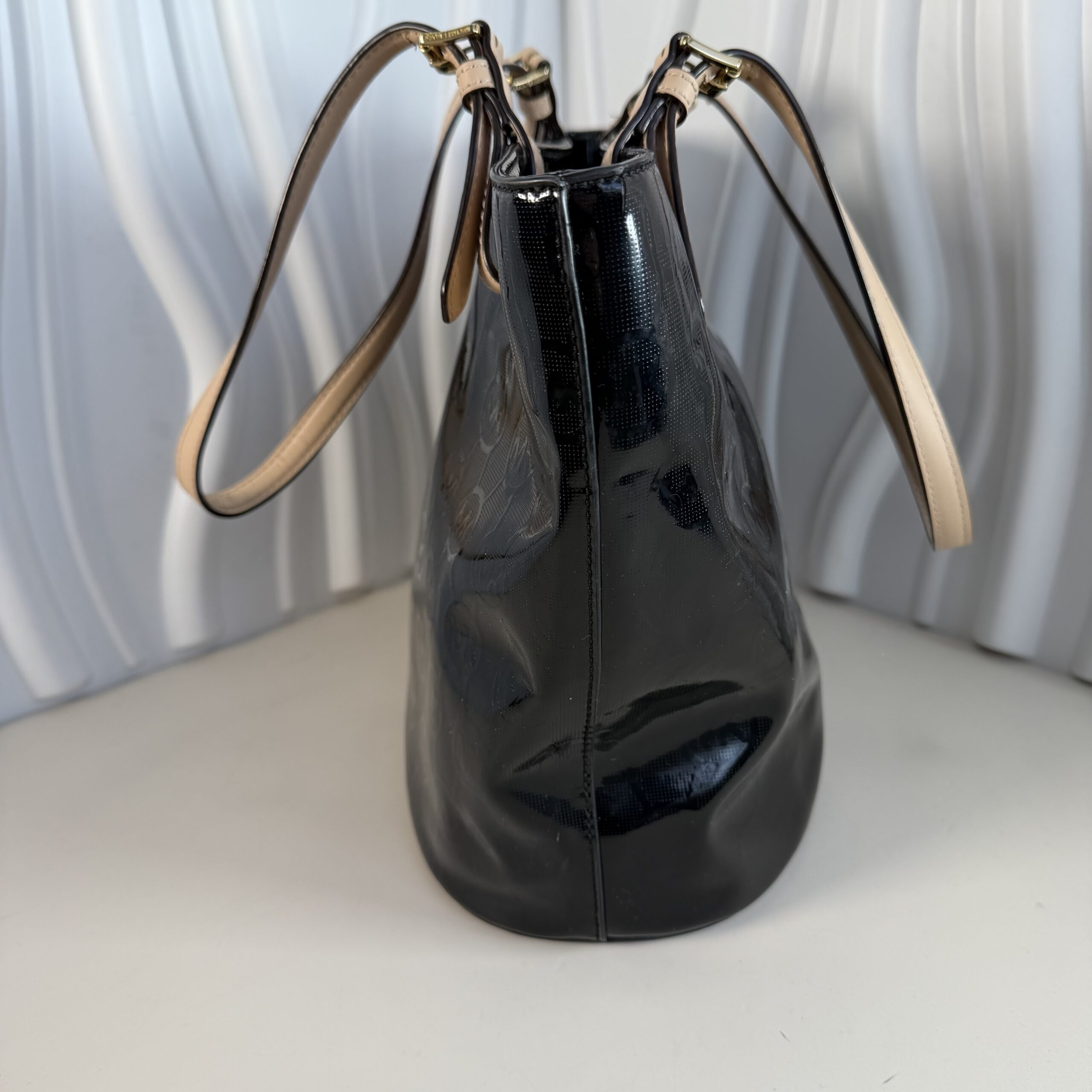Michael Kors Jet Set (Signature Patent Leather) - Image 4
