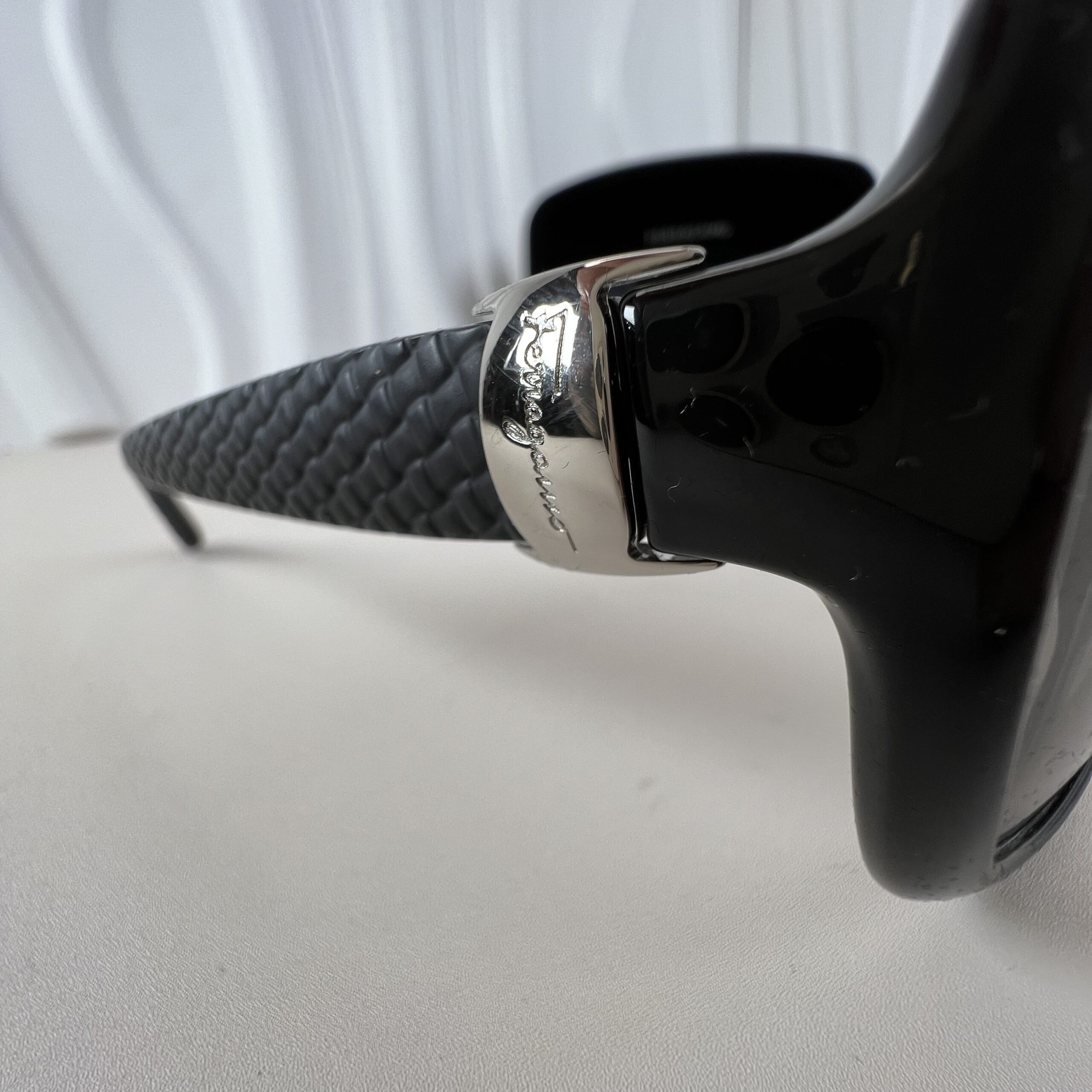 Salvatore Ferragamo SF739SA oversized sunglasses in classic black acetate NWT - Image 6