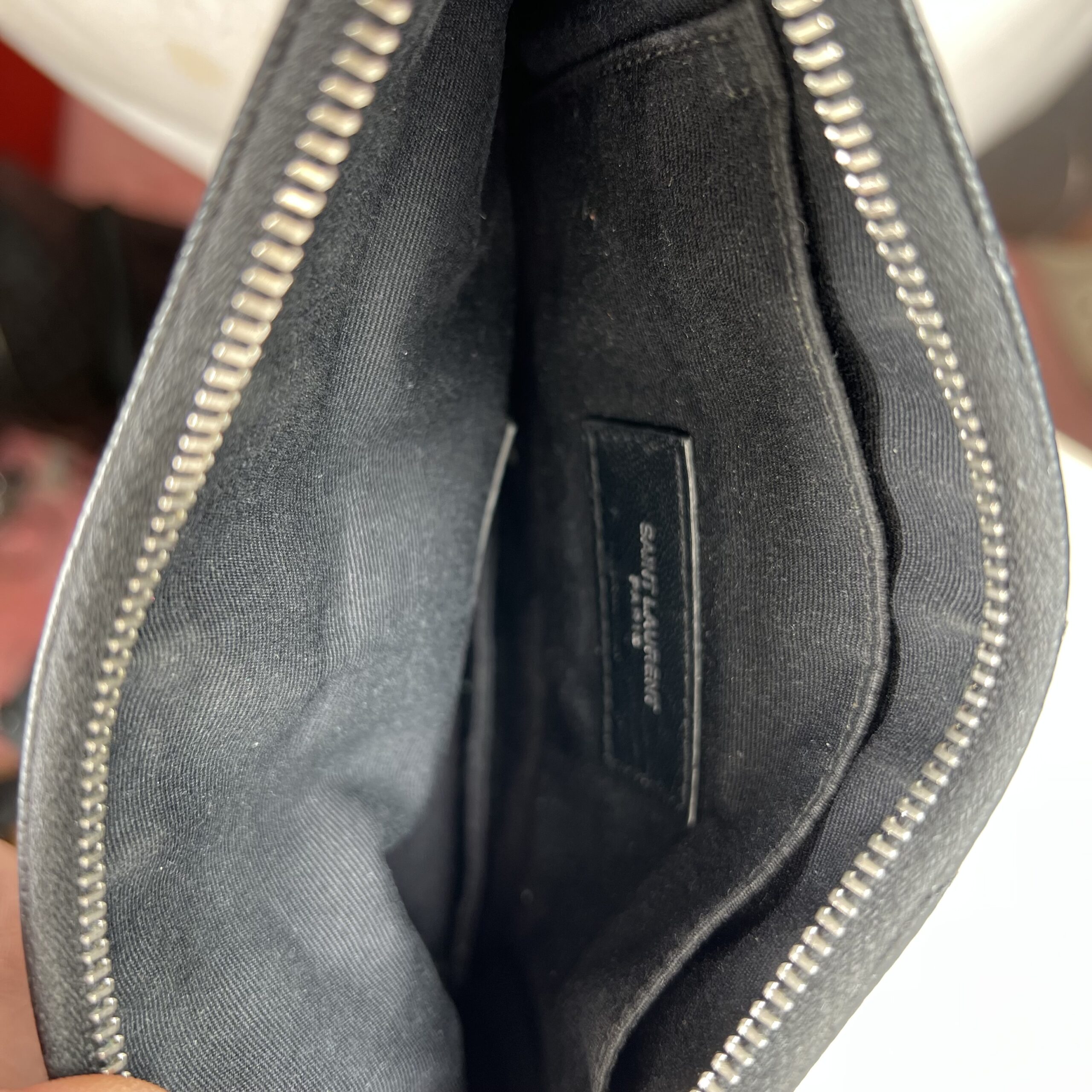 Saint Laurent Grain De Poudre Chevron Monogram Bill Pouch - Image 3