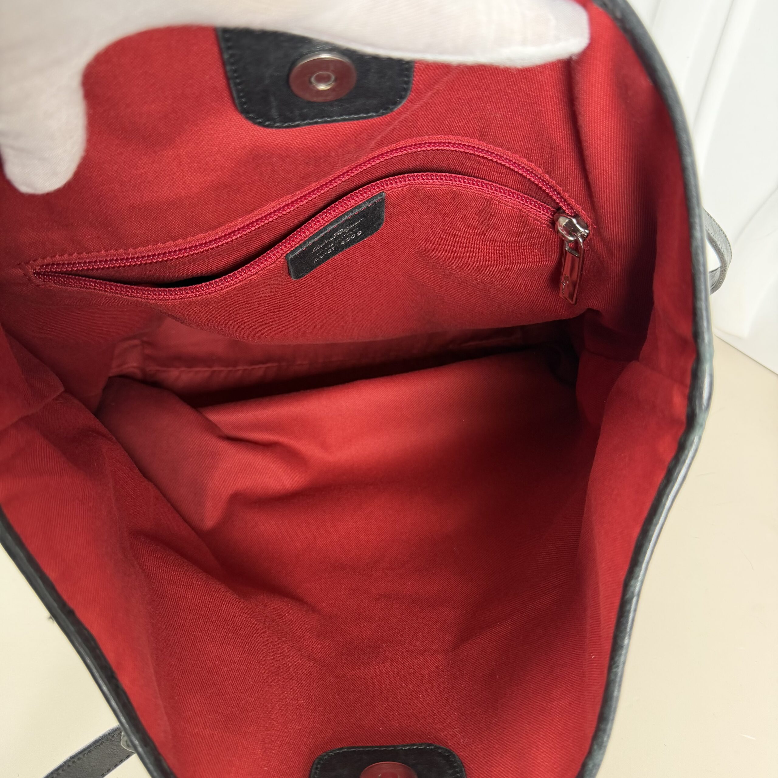 Salvatore Ferragamo Gancini Tote Bag - Image 7