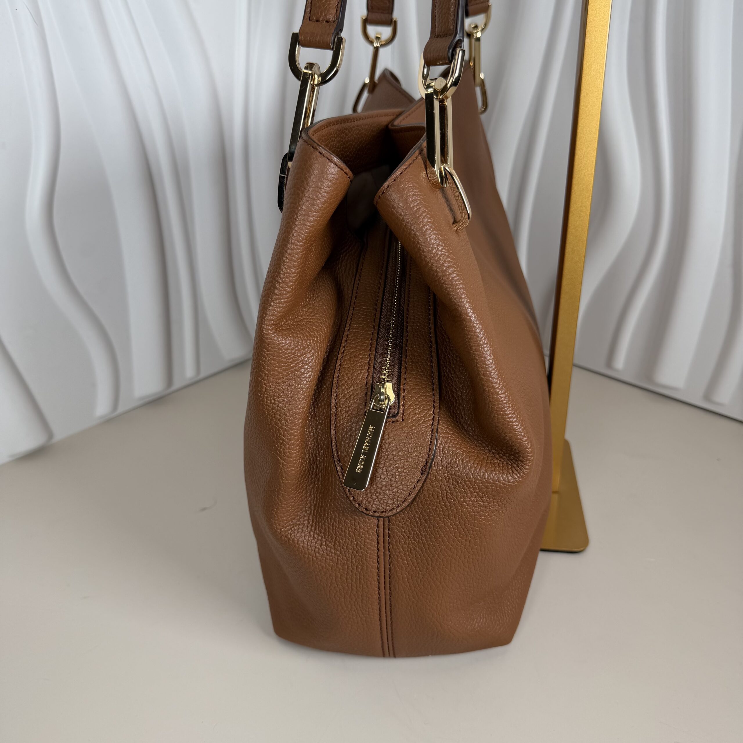 Michael Kors Leighton Large Shoulder Bag NWT - Image 3