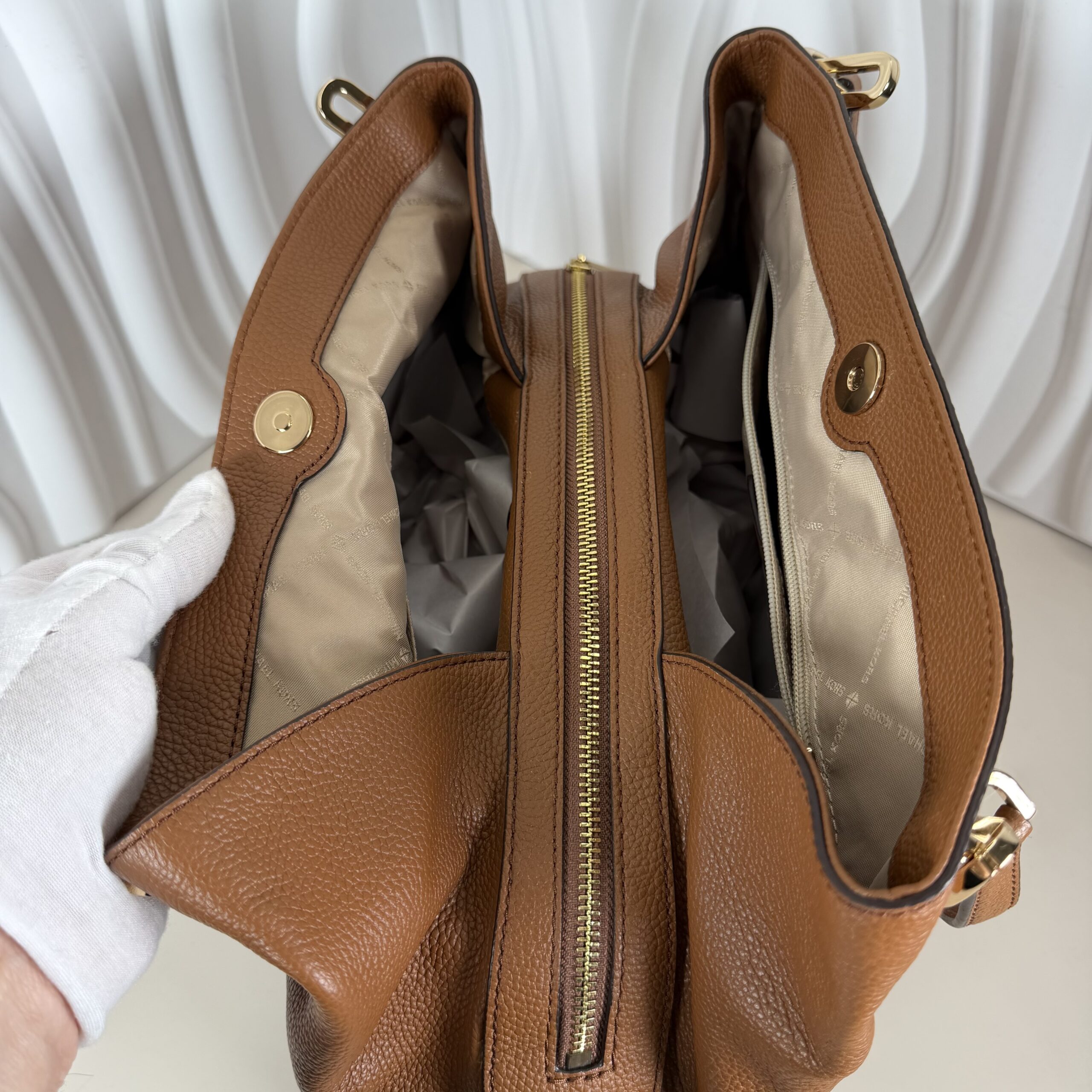Michael Kors Leighton Large Shoulder Bag NWT - Image 5