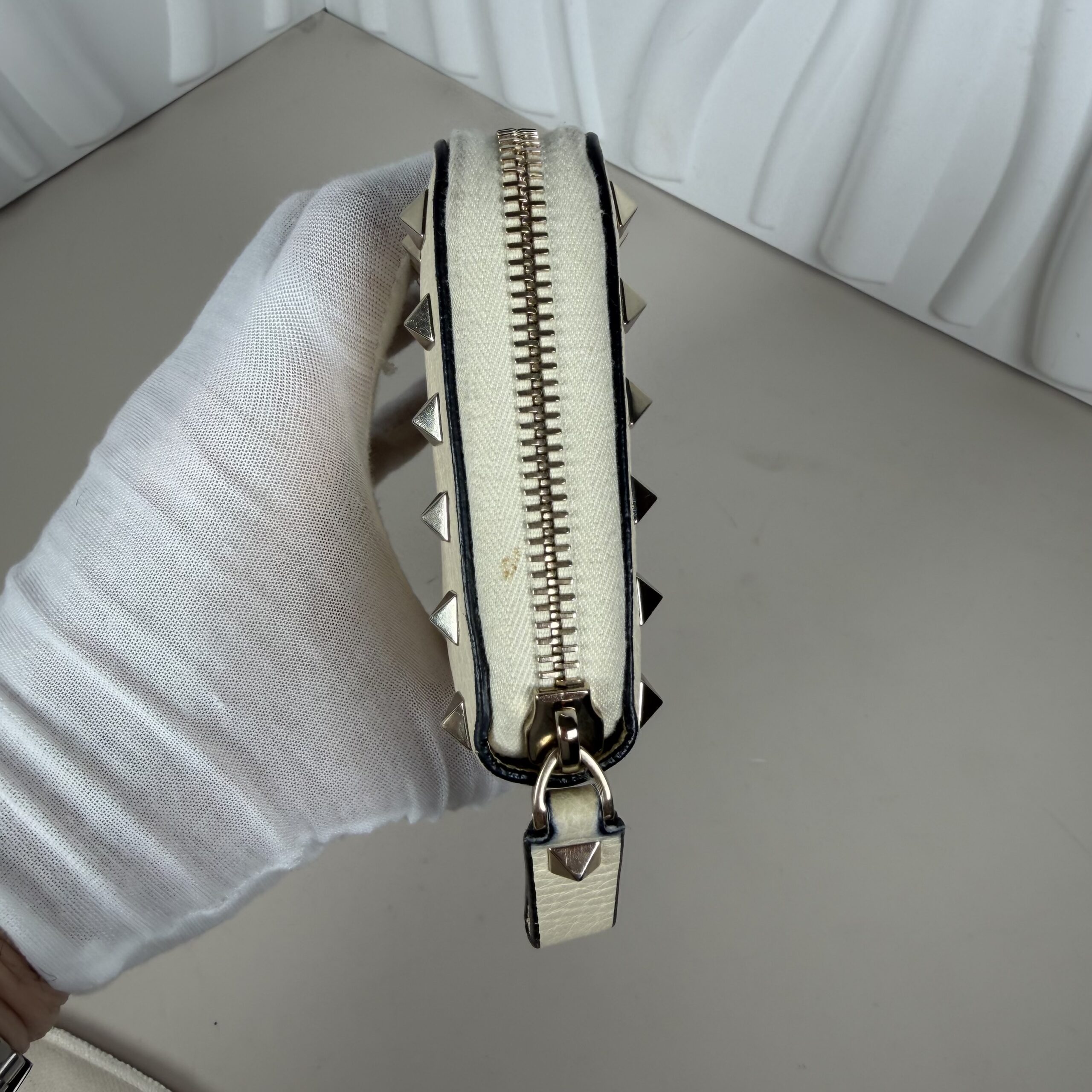Valentino Garavani Rockstud Continental Zip Wallet - Image 3