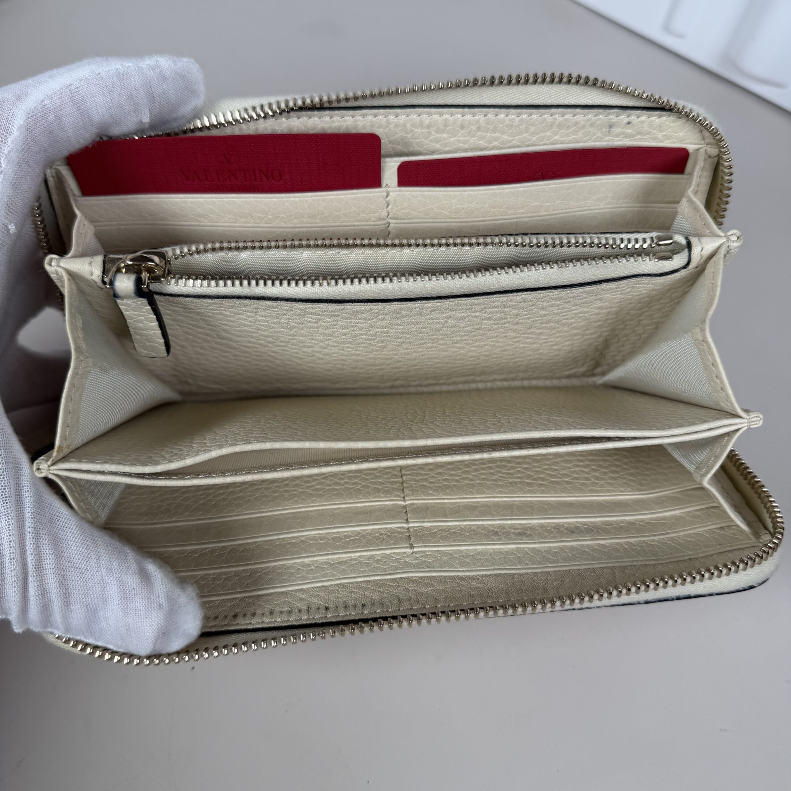 Valentino Garavani Rockstud Continental Zip Wallet - Image 7