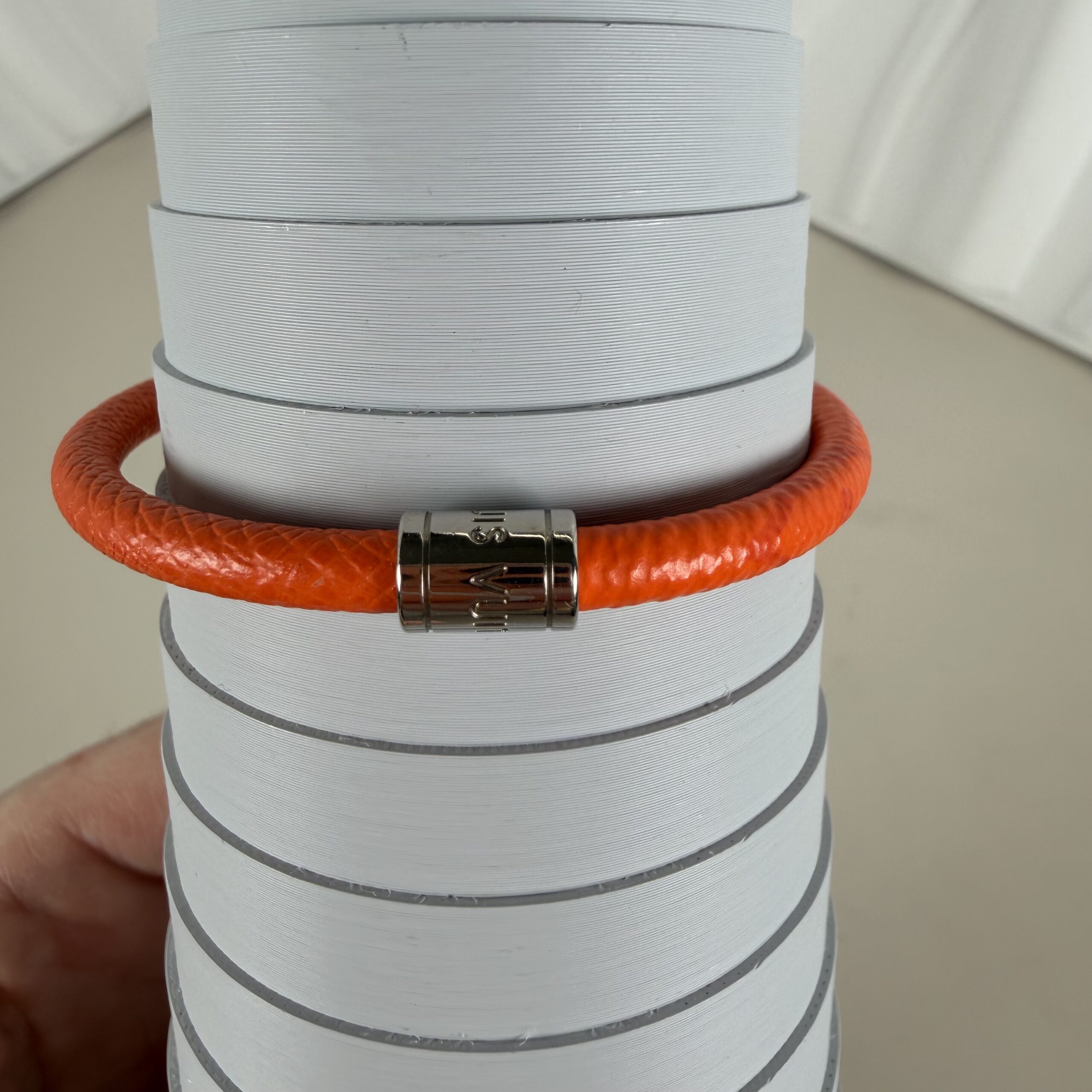 Louis Vuitton Keep It Bracelet in Vibrant Volcano Orange size approx 6.75-7 - Image 3