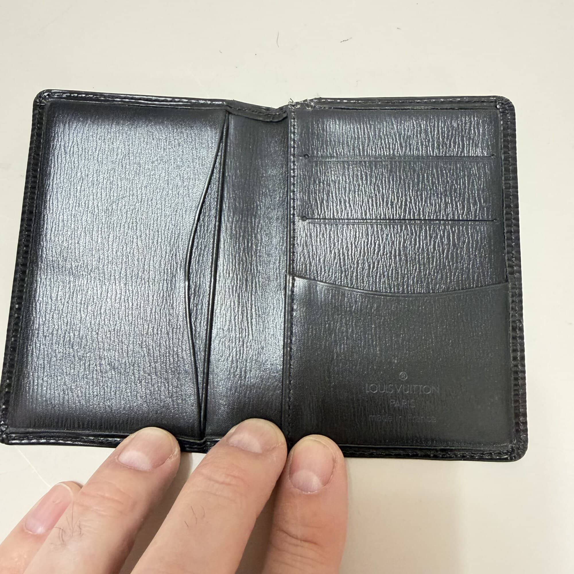 Louis Vuitton Pocket Organizer in signature Black Epi Leather - Image 3