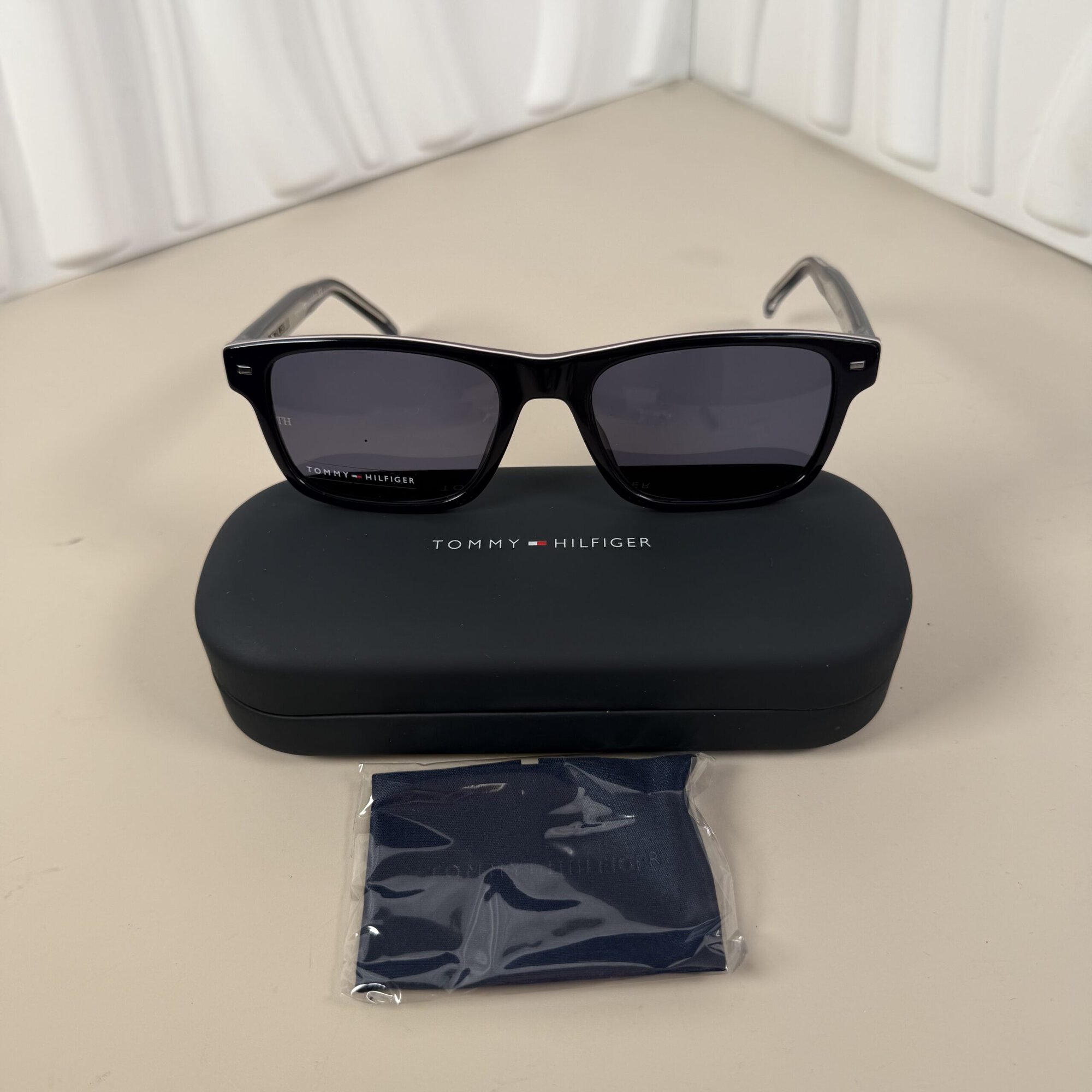 Tommy Hilfiger Men's TH 1794/S - 0PJP KU size 55/19/145 Sunglasses