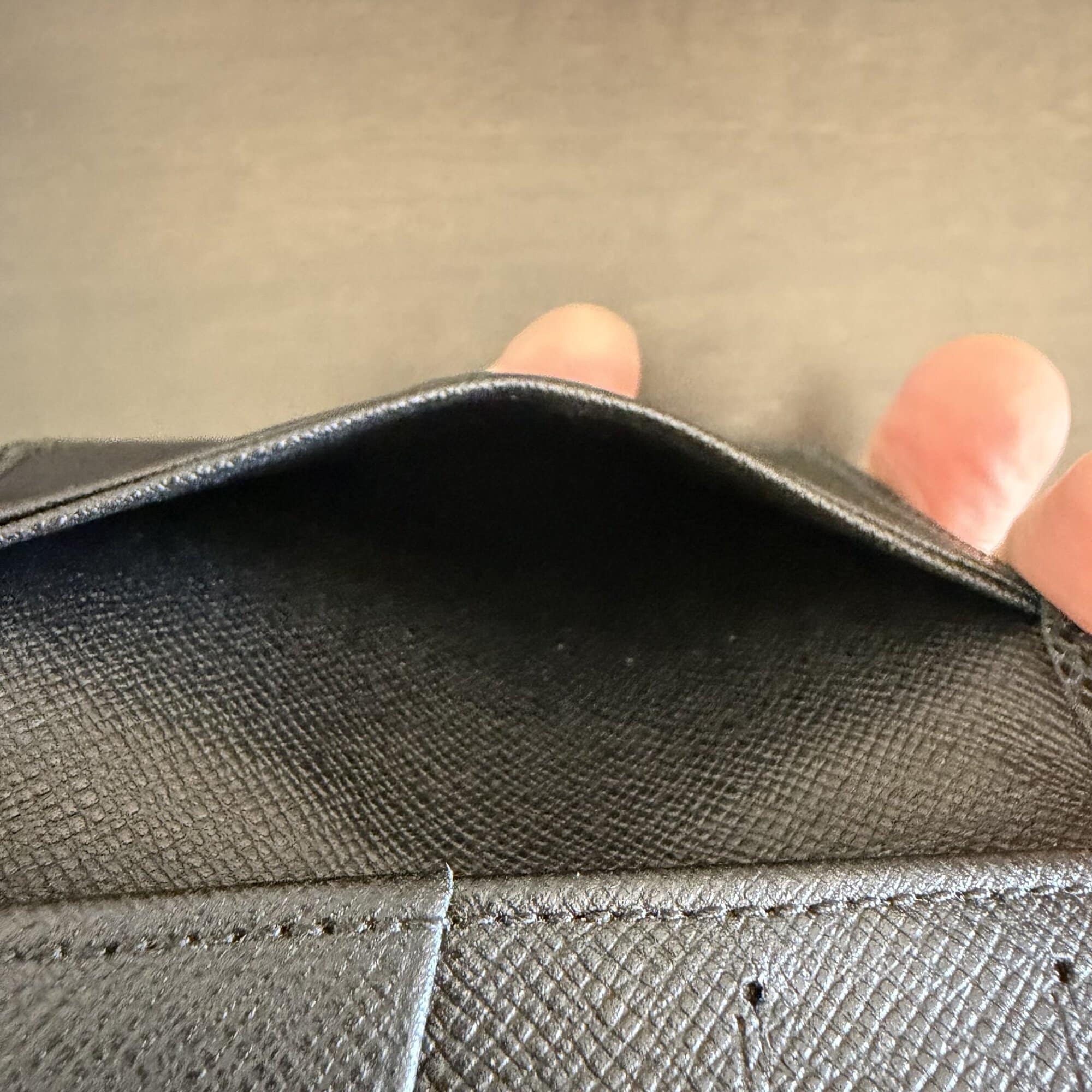 Louis Vuitton Pocket Organizer in black Taiga leather - Image 4