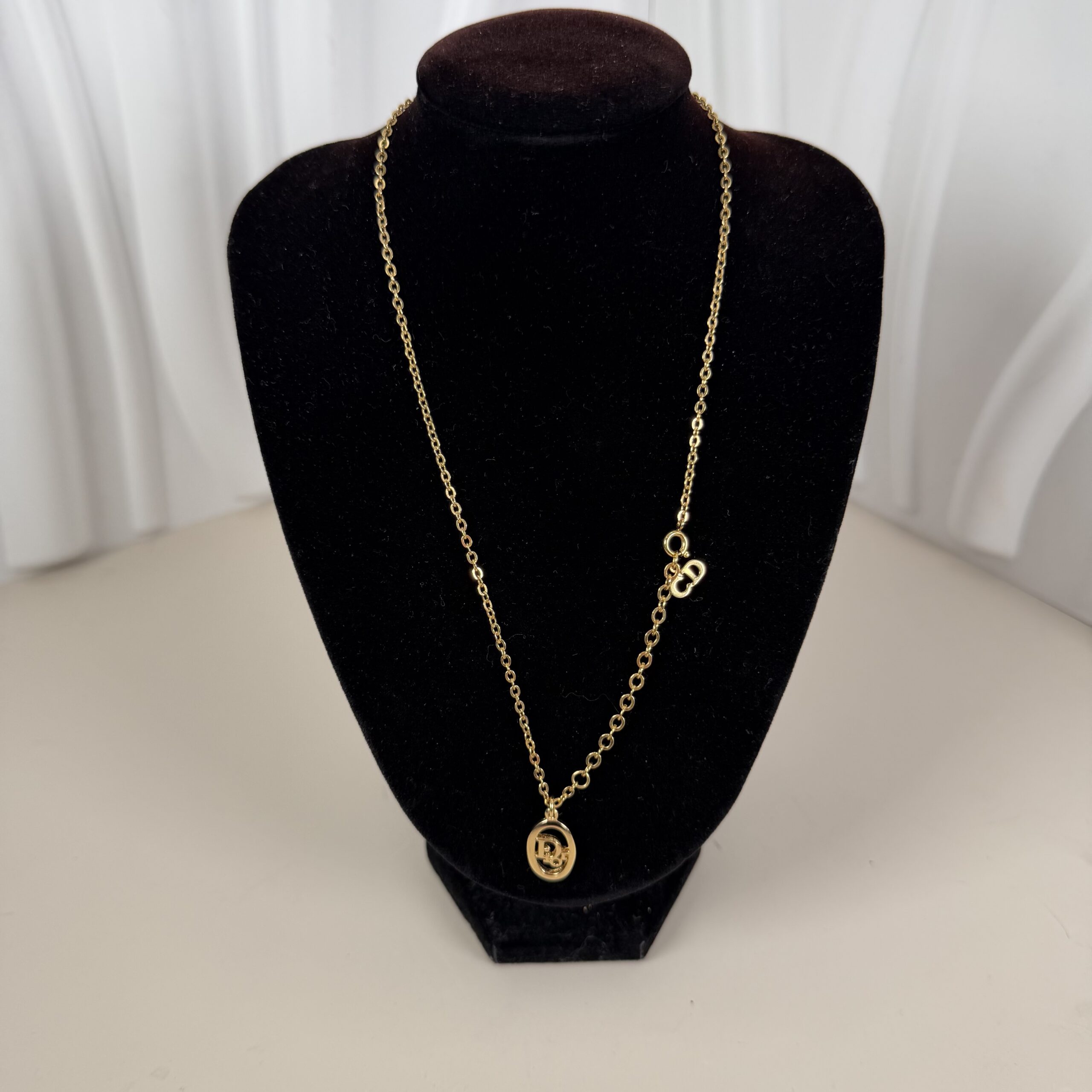 Christian Dior Vintage Oval CD Logo Pendant Necklace - Image 4