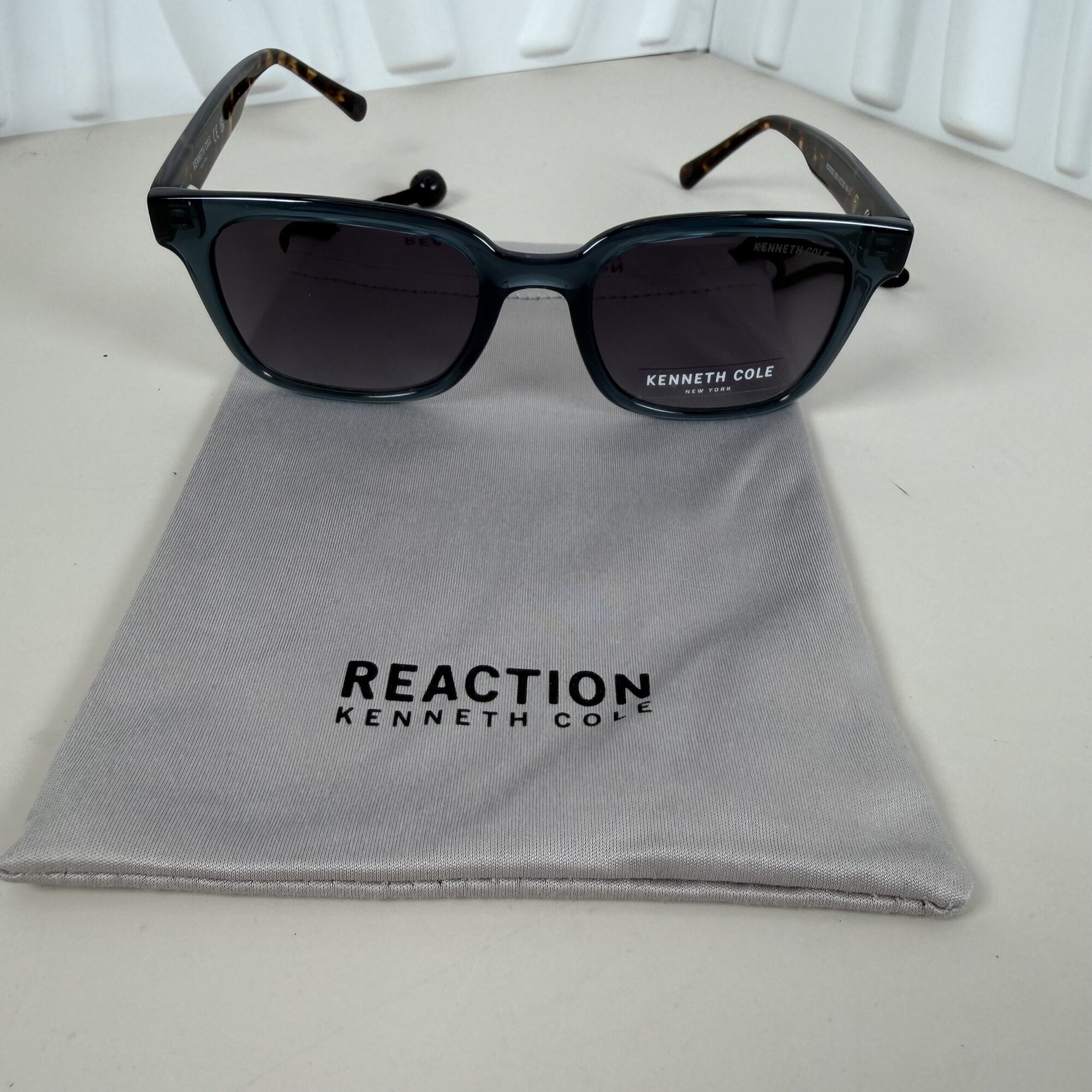 Kenneth Cole New York KC00039 sunglasses size 51/20/145
