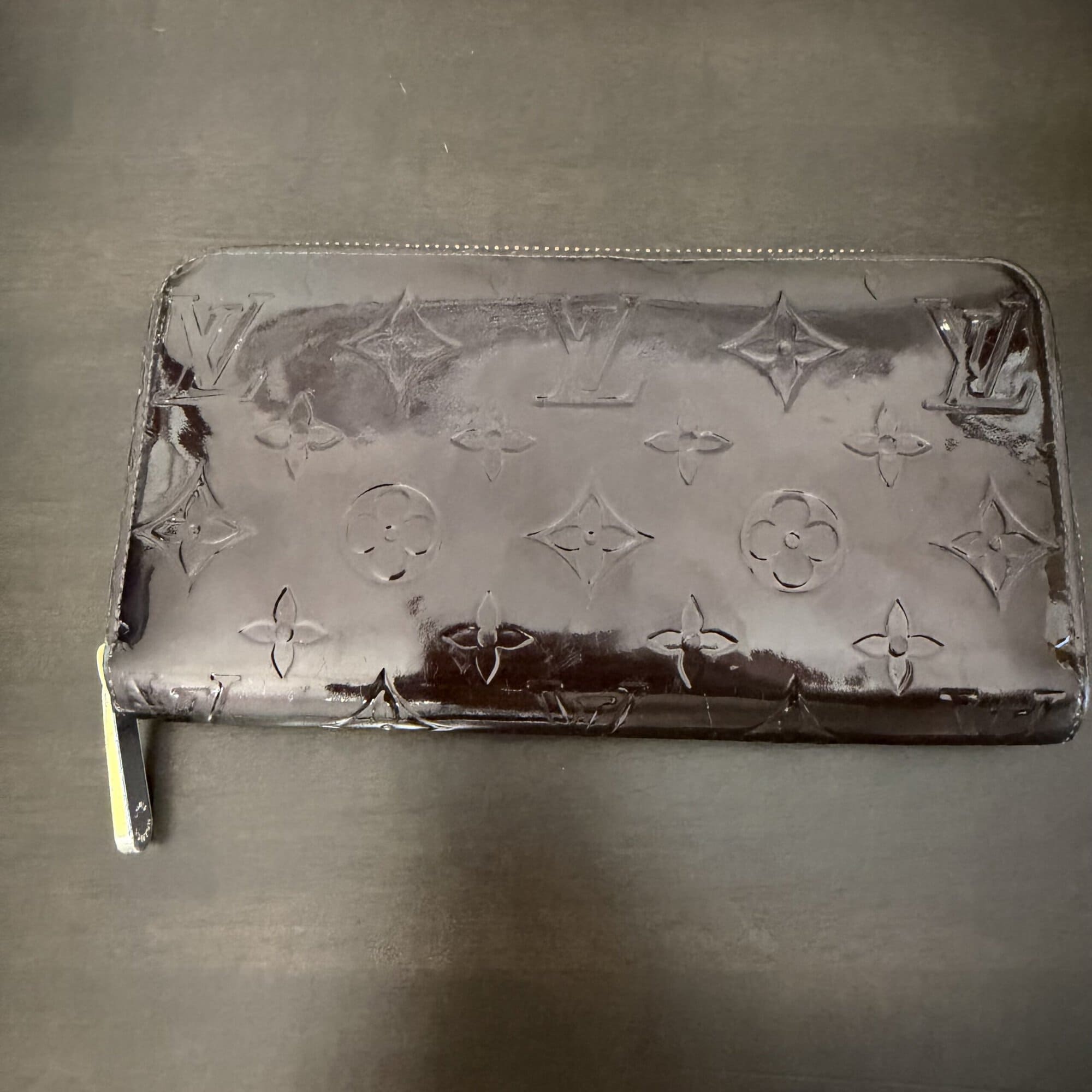 Louis Vuitton Monogram Vernis leather Zippy Wallet in Amarante image 2