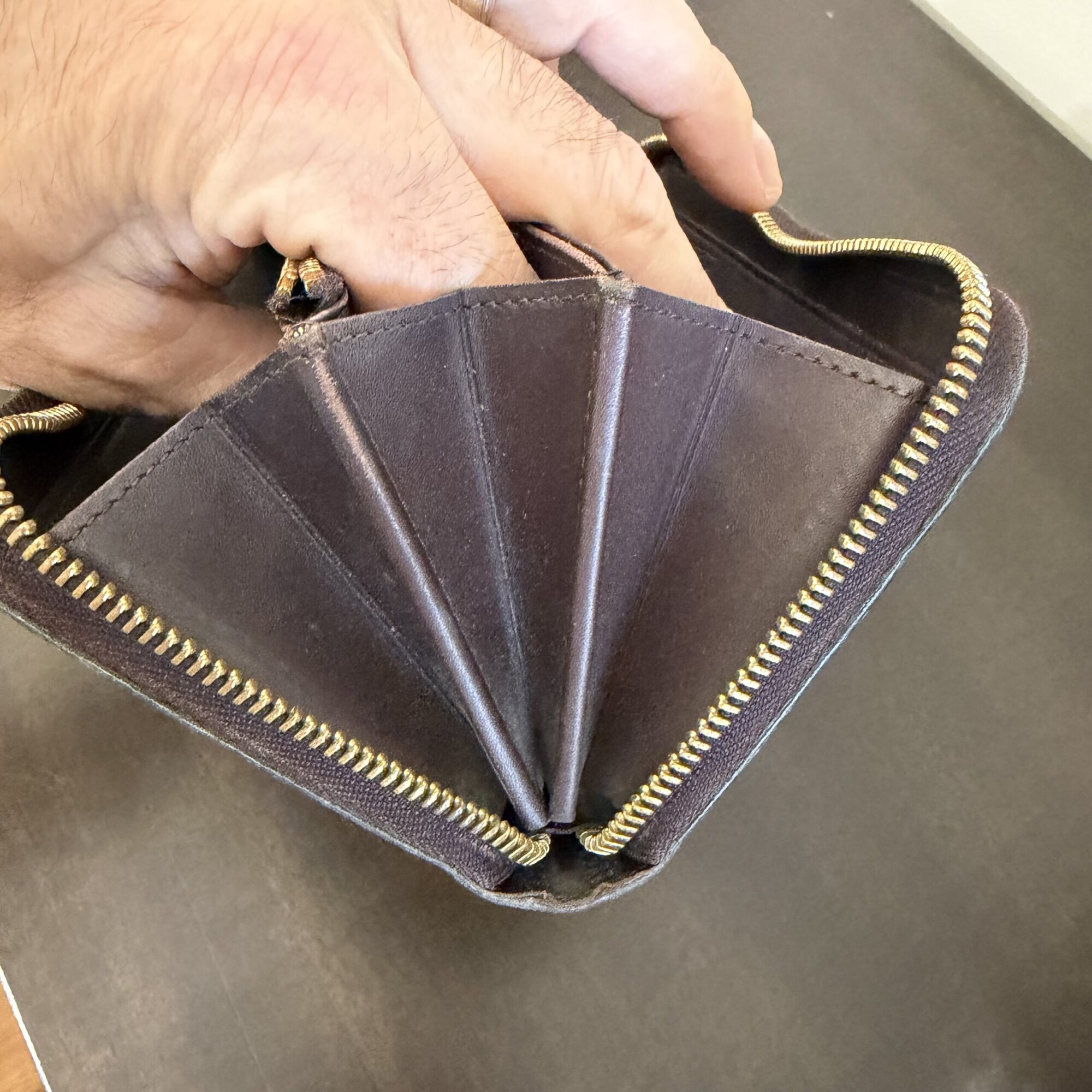 Louis Vuitton Monogram Vernis leather Zippy Wallet in Amarante image 7