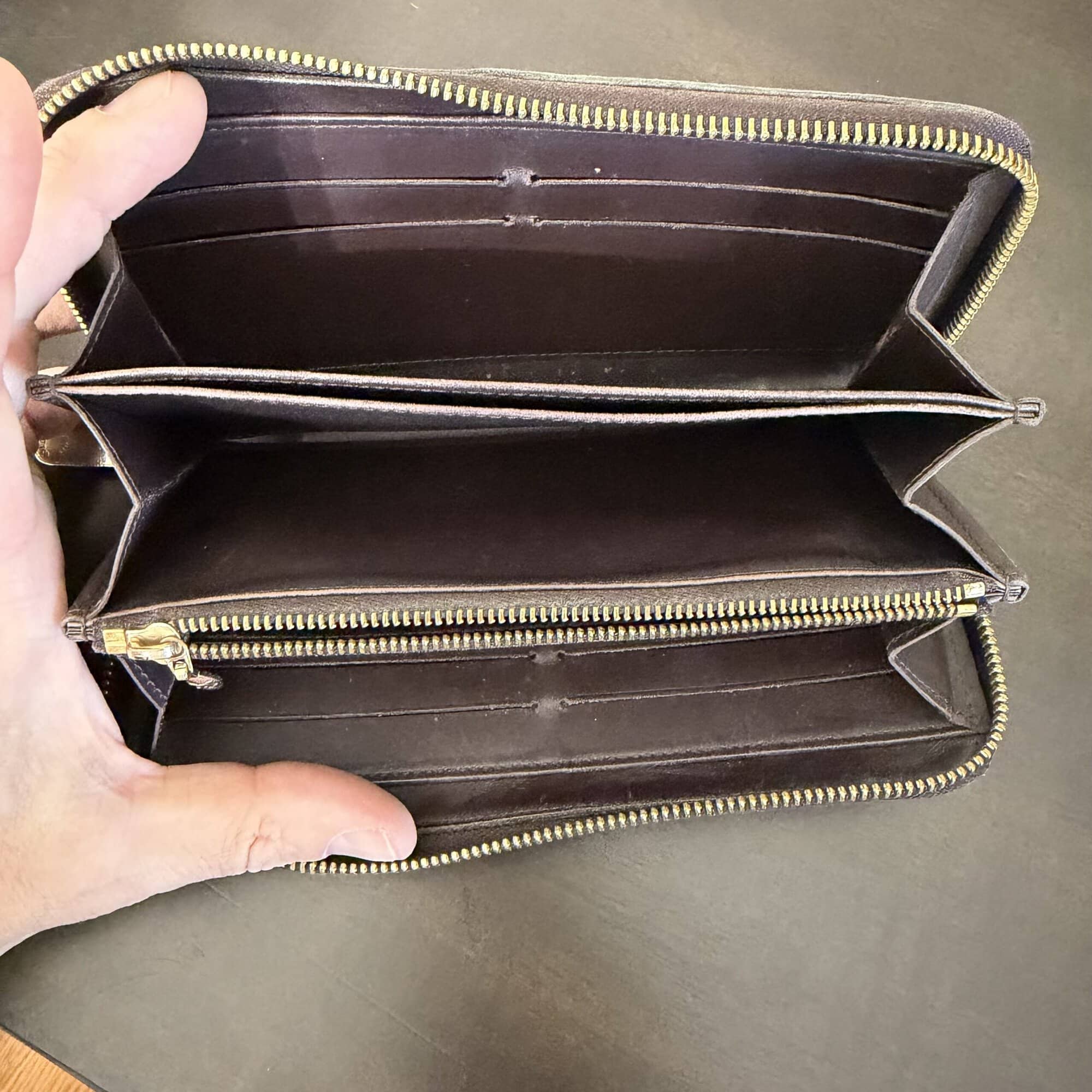 Louis Vuitton Monogram Vernis leather Zippy Wallet in Amarante image 8