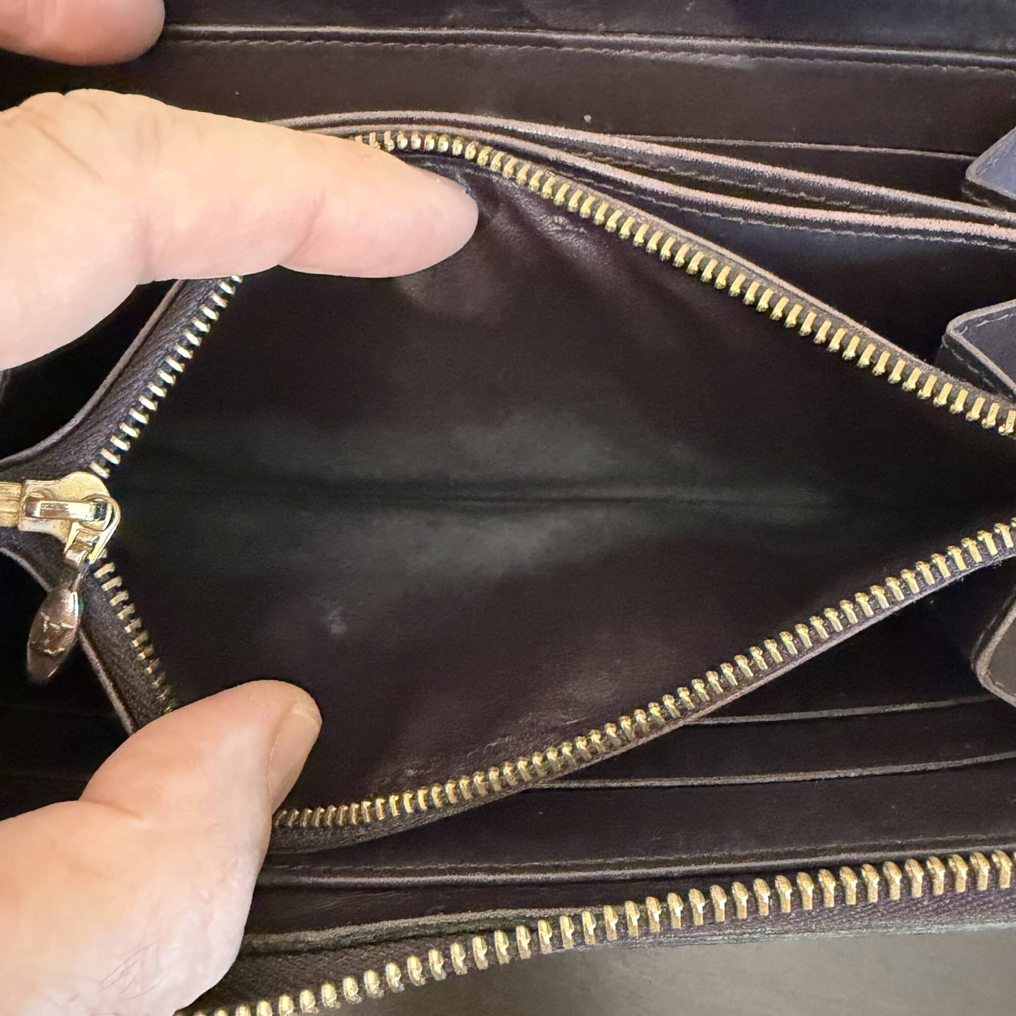 Louis Vuitton Monogram Vernis leather Zippy Wallet in Amarante image 9