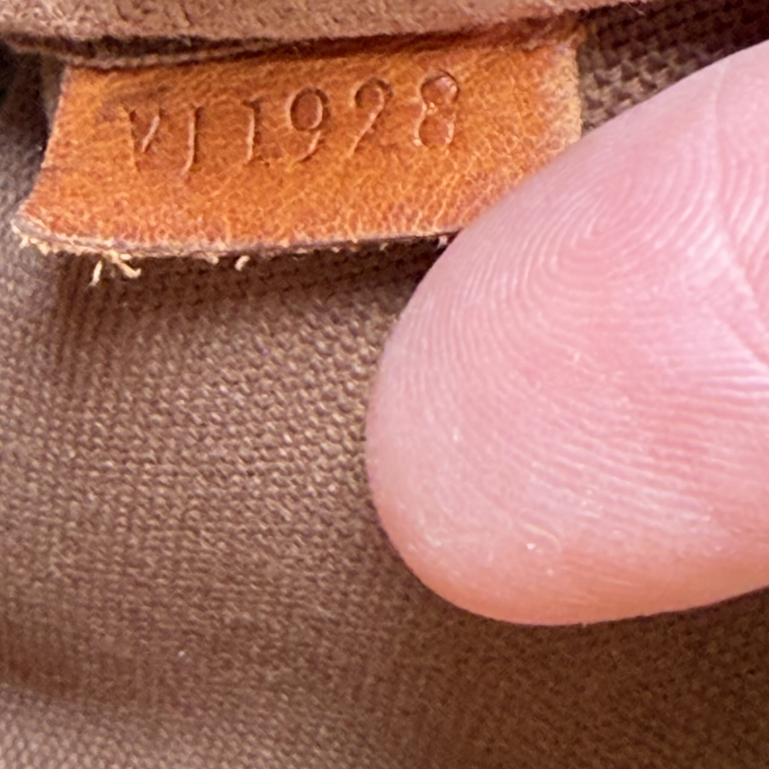 Louis Vuitton Monogram Pochette Accessoires - Image 9
