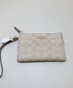 Coach Corner Zip Wristlet in Signature Canvas (Light Khaki/Chalk)