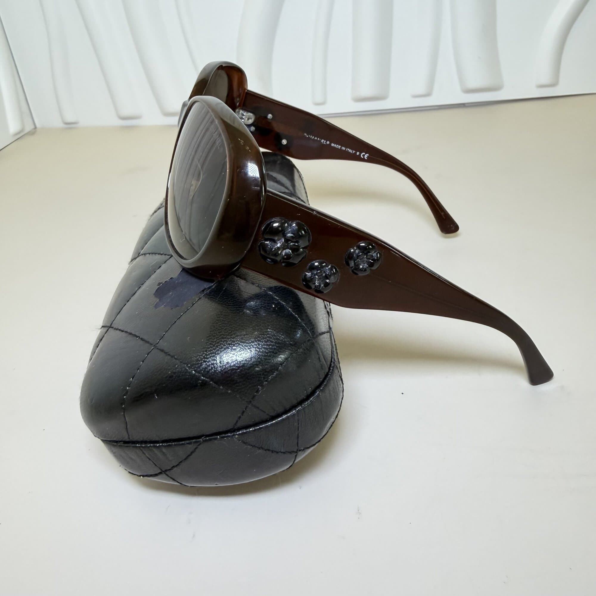 Chanel 5113 Camellia Sunglasses - Image 2