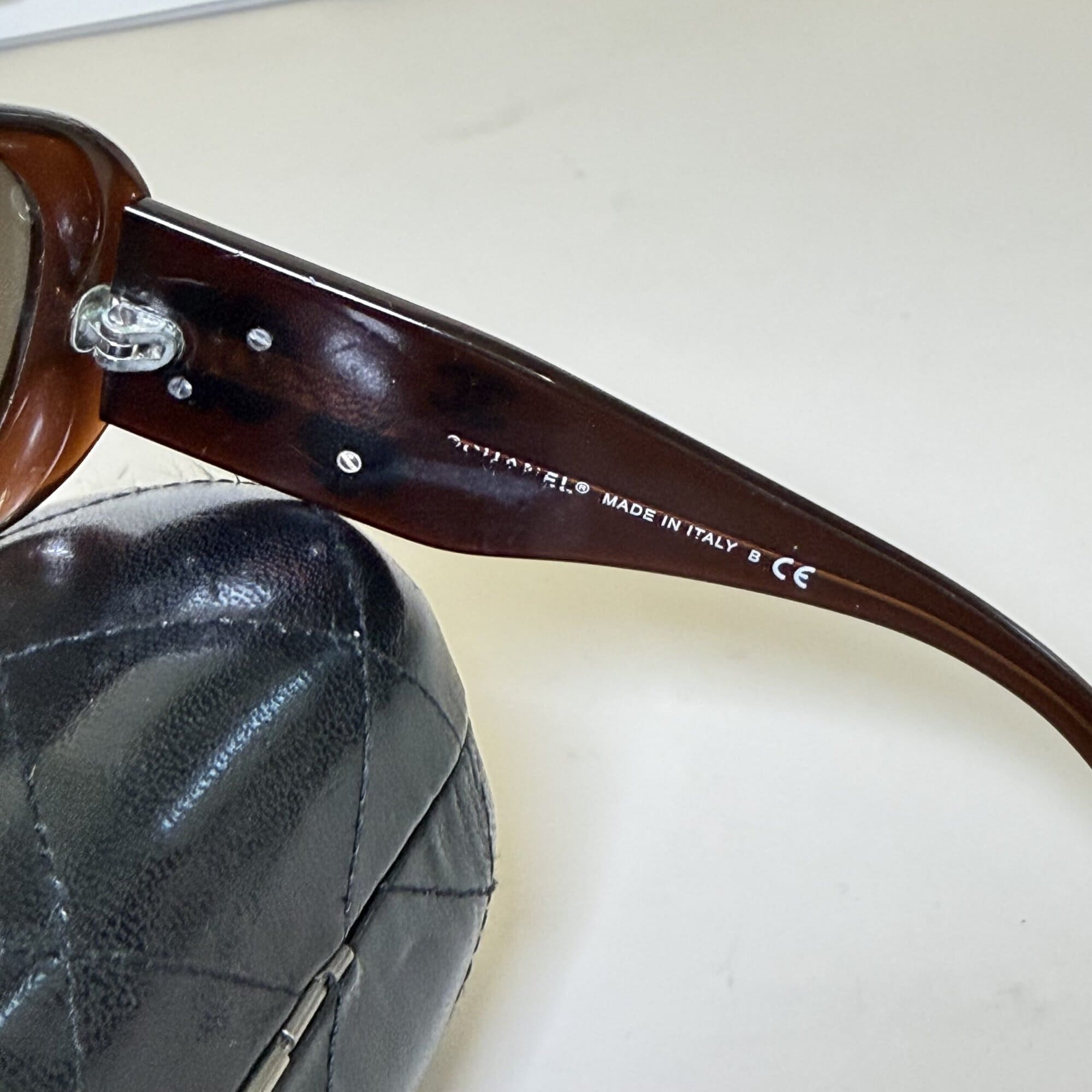 Chanel 5113 Camellia Sunglasses - Image 4