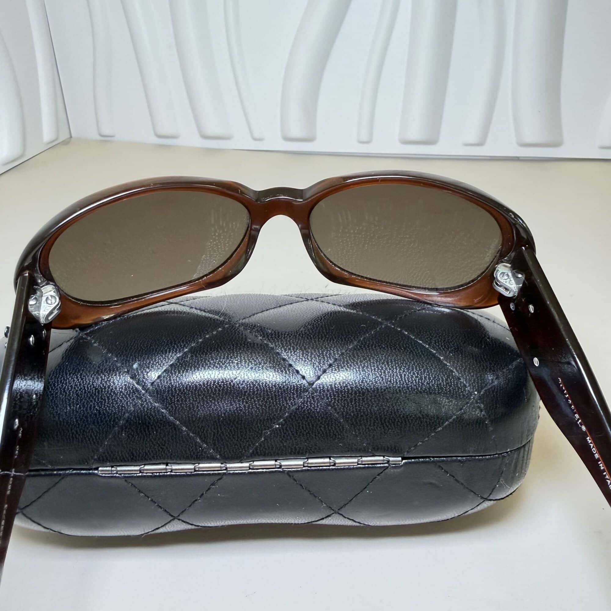 Chanel 5113 Camellia Sunglasses - Image 5