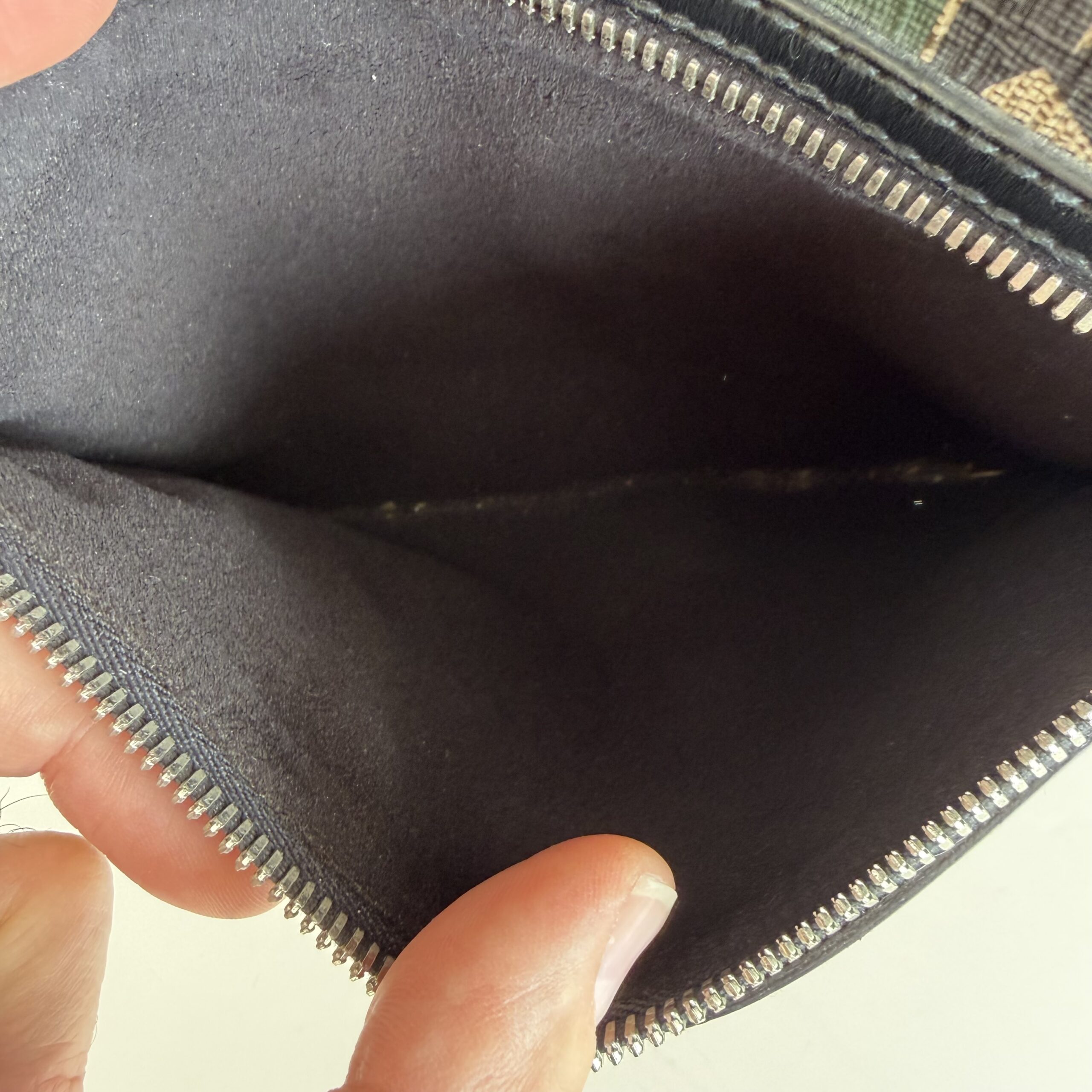 Gucci GG Supreme Caleido Web Bee Small Messenger Bag - Image 7