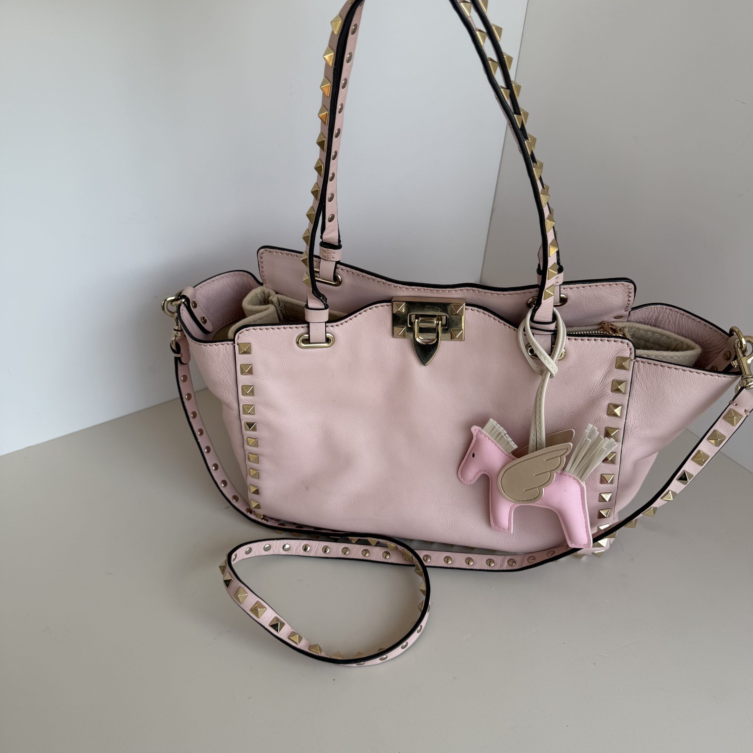 Valentino Garavani Rockstud Small Double-Handle Trapeze Tote Bag – Blush Pink Leather