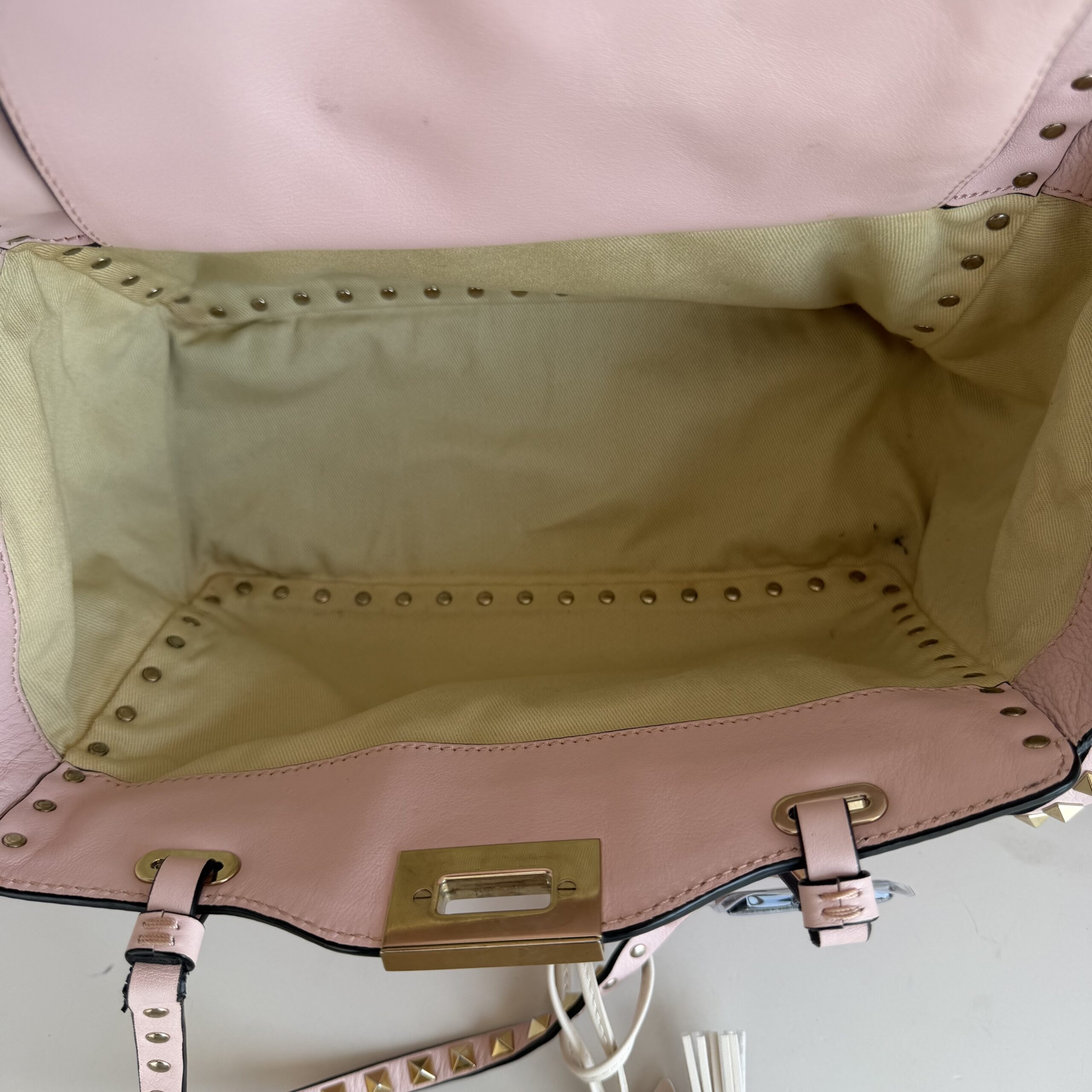 Valentino Garavani Rockstud Small Double-Handle Trapeze Tote Bag – Blush Pink Leather - Image 10