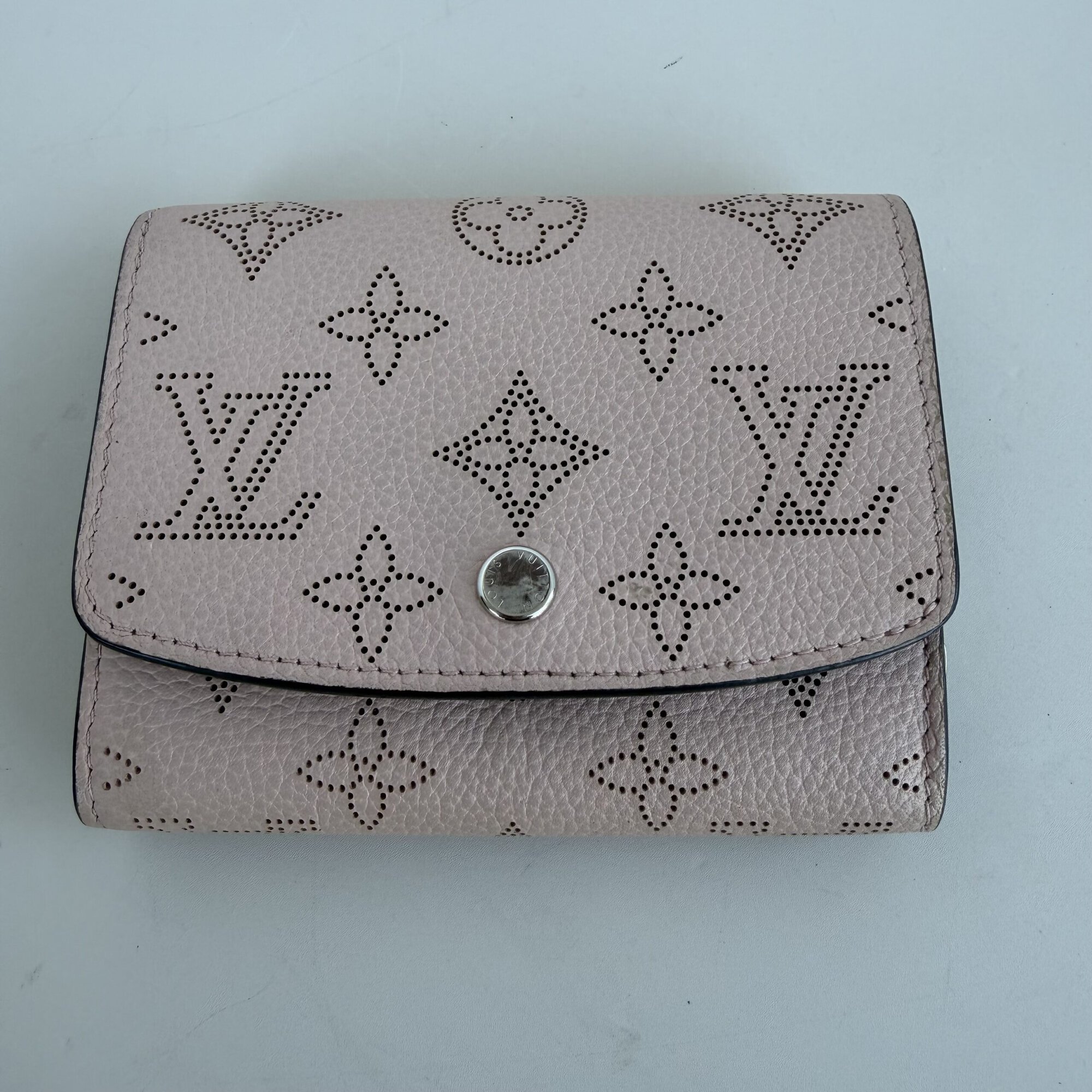 Pre-Owned Authentic Louis Vuitton Monogram Mahina Perforated Leather Iris XS Compact Wallet – Magnolia Pink